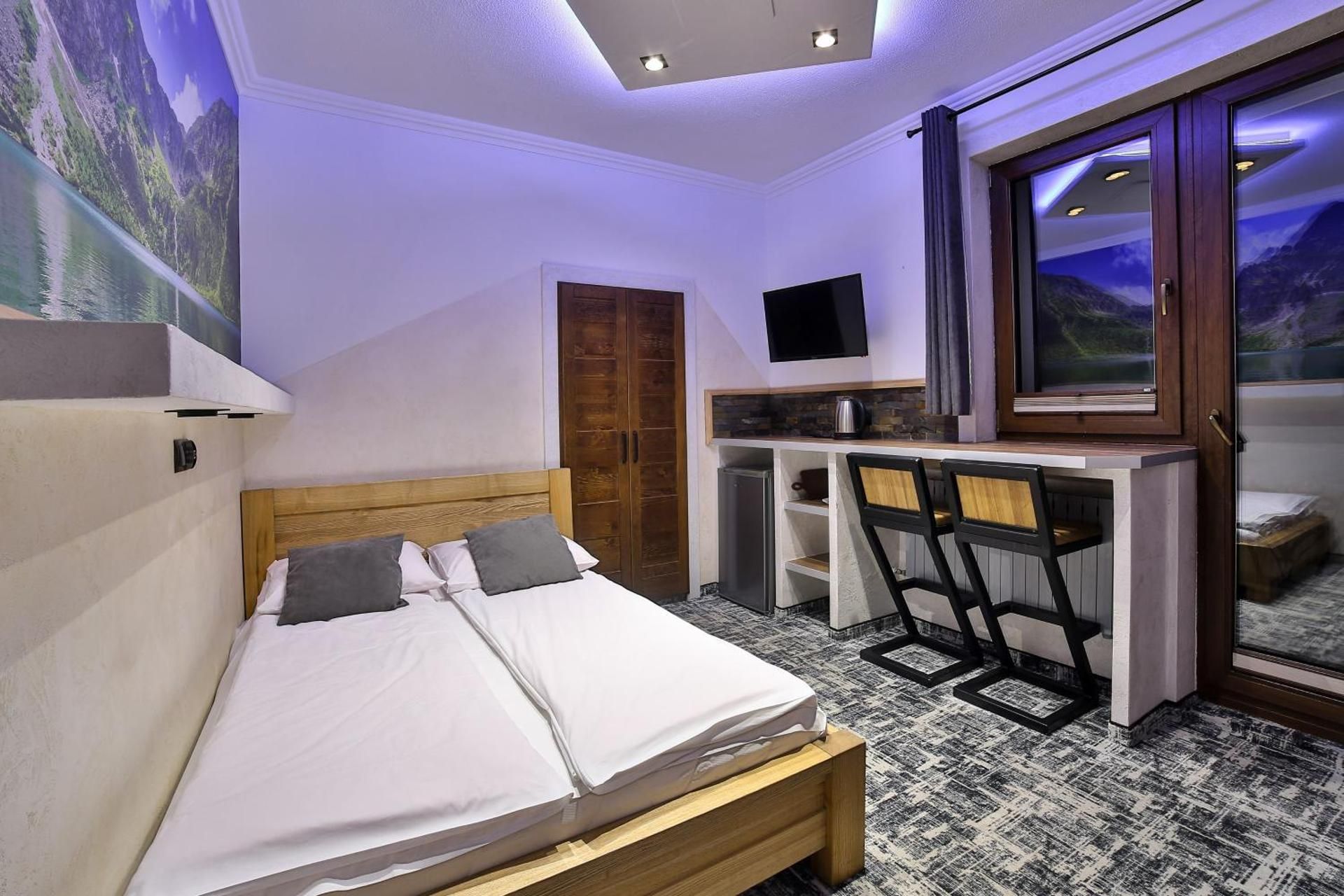 Double Room with Private Bathroom