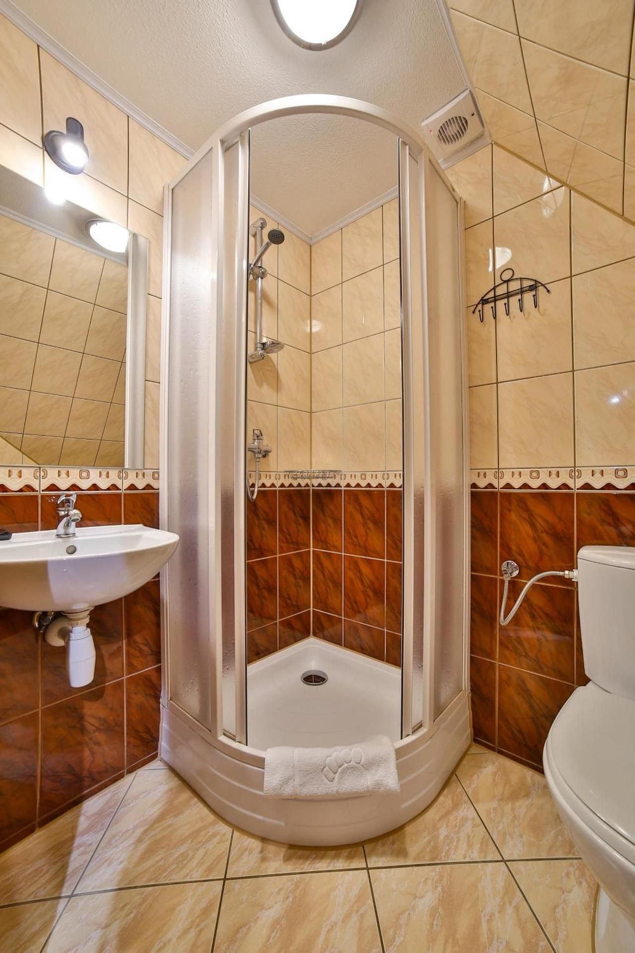 Basic Triple Room