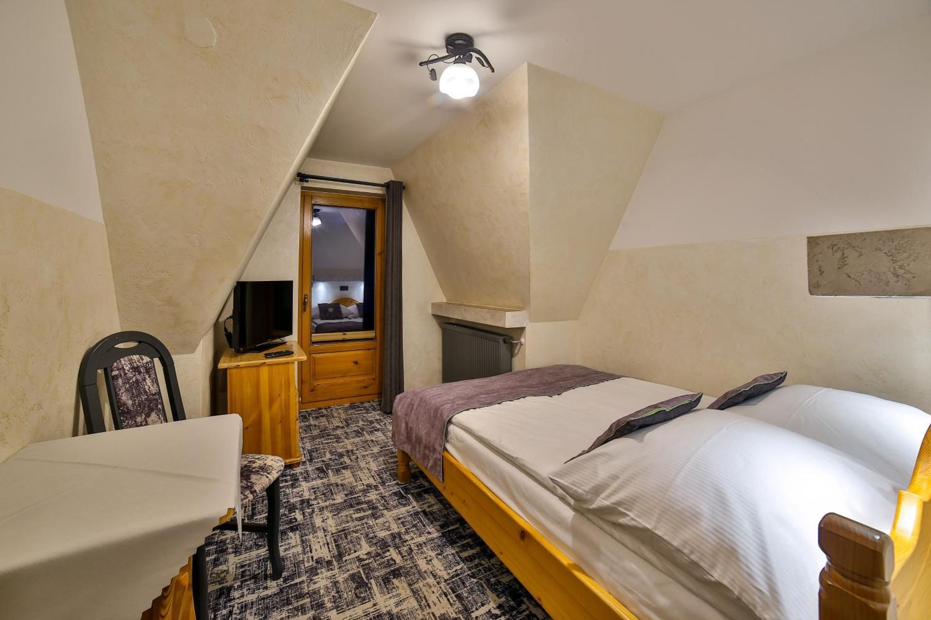 Double Room with Mountain View