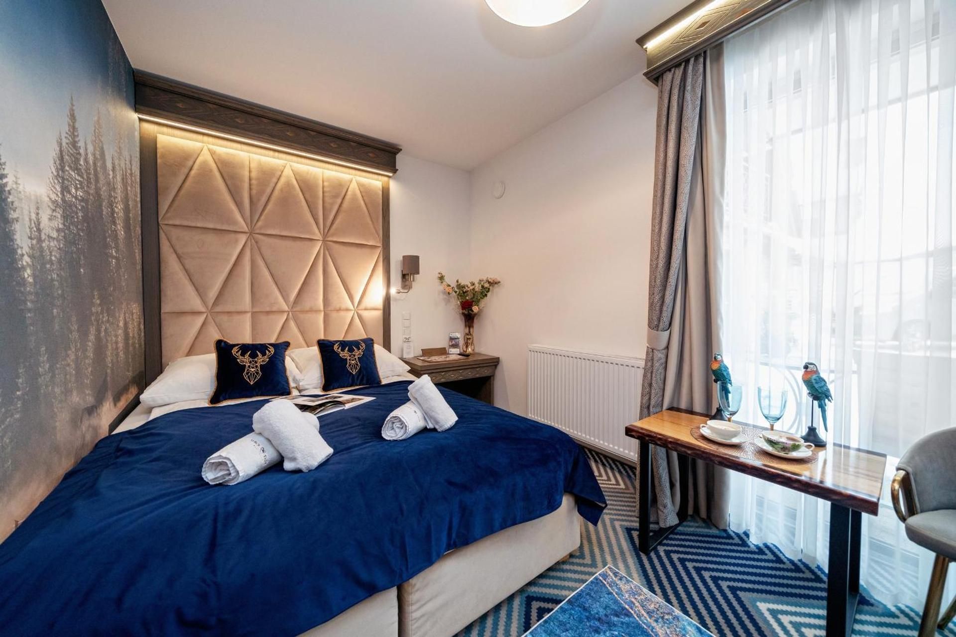 Double Room with Mountain View