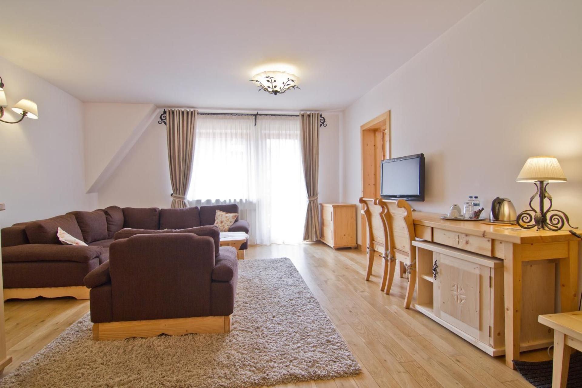 Apartment (3 Adults)