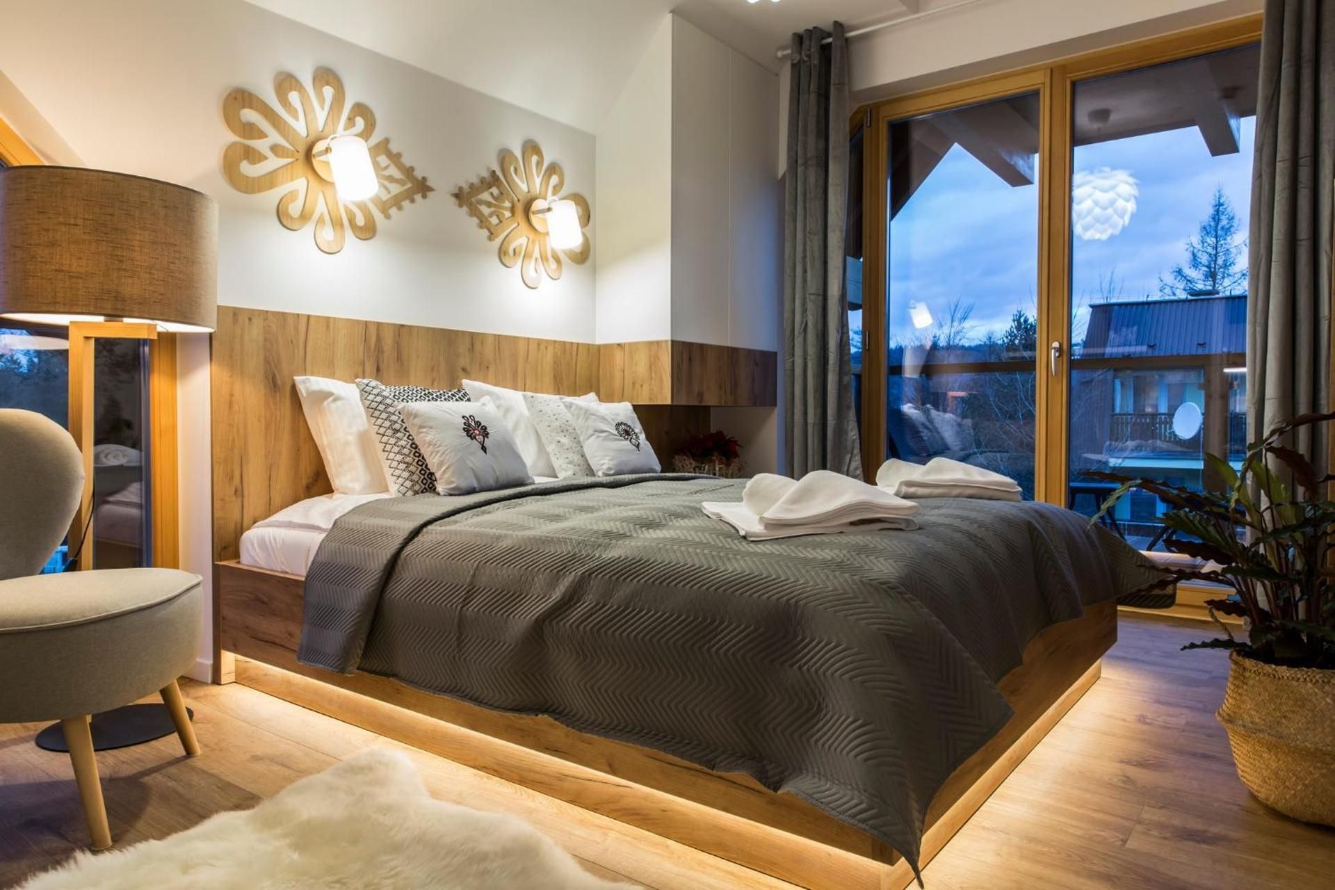 Two-Bedroom Apartment Royal Center SPA