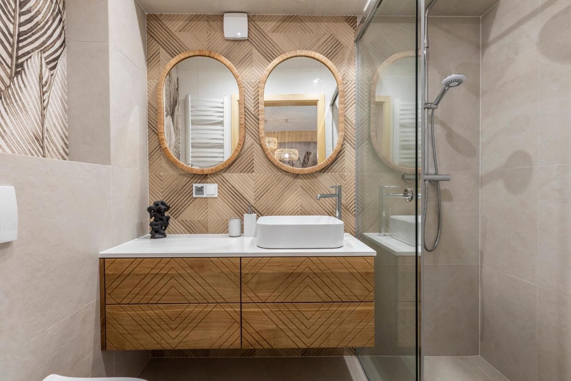 One-Bedroom Apartment Batman