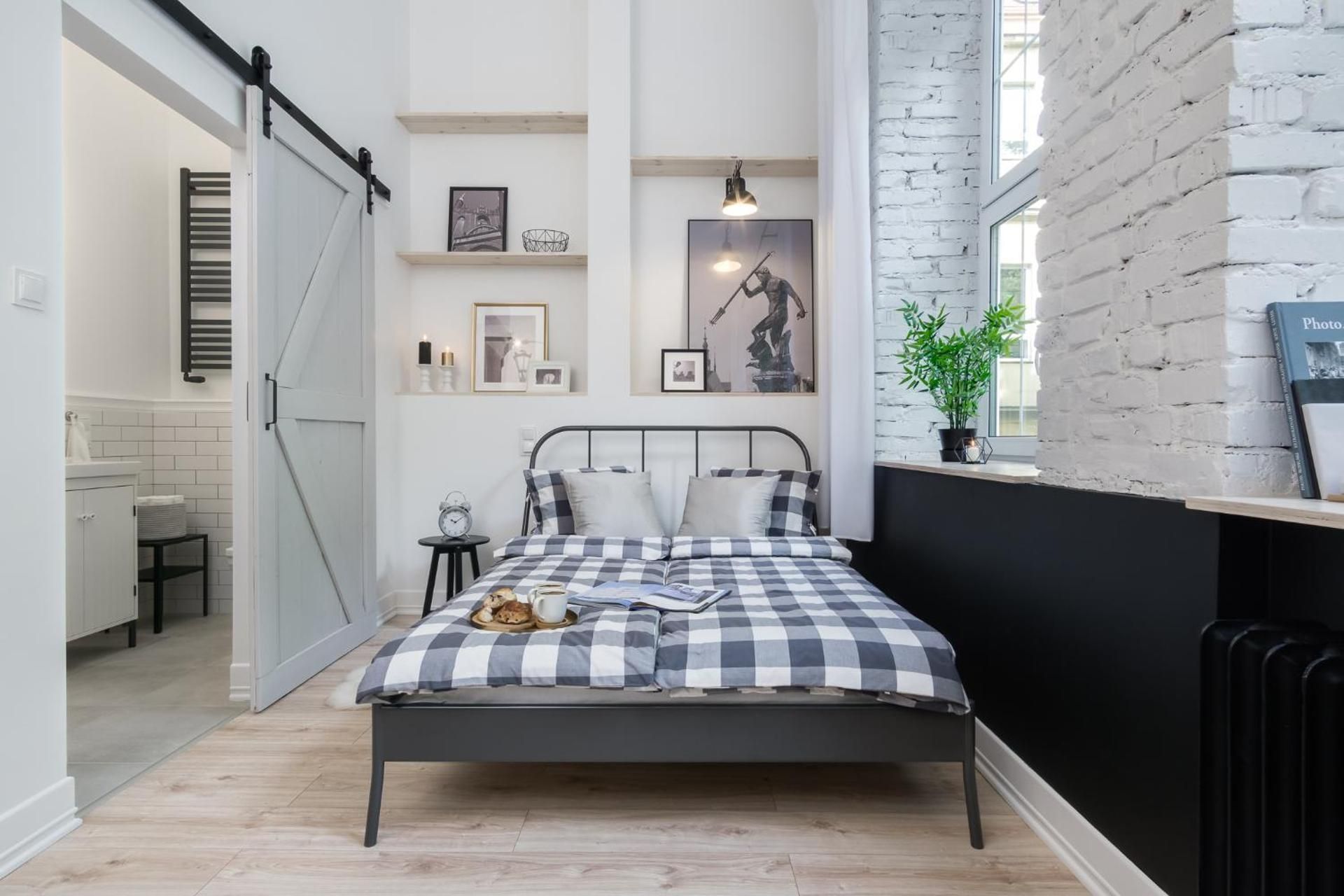Studio Apartment with One Double Bed