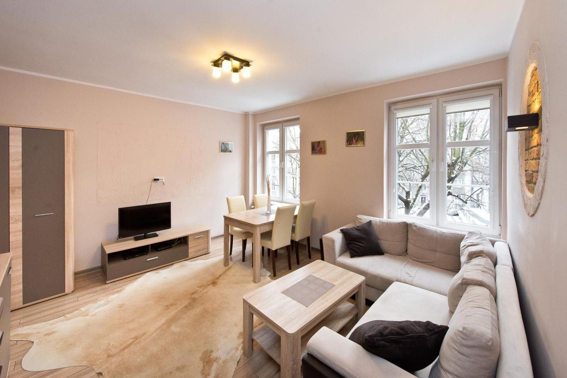 DELUXE APARTMENT