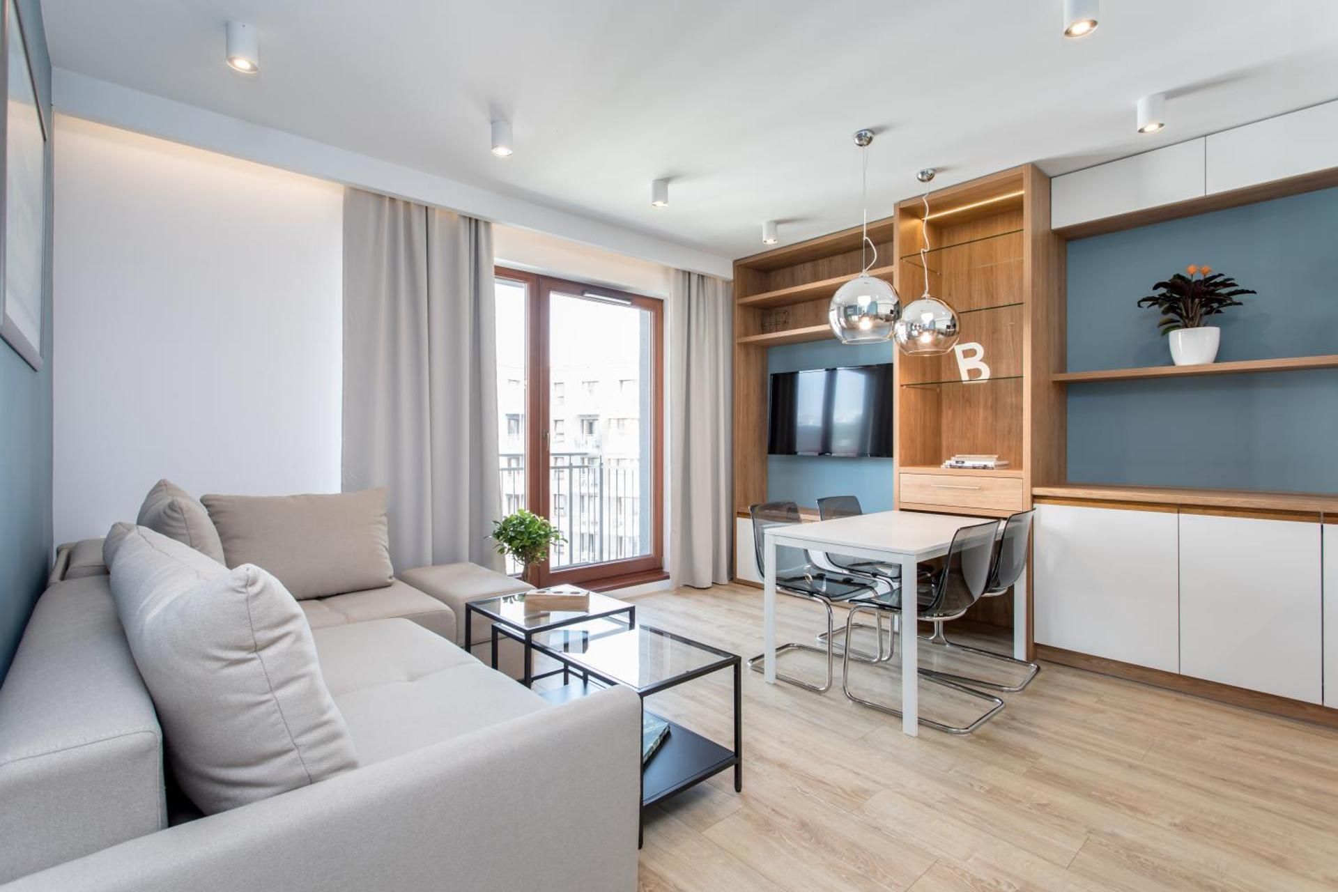 DELUXE APARTMENT