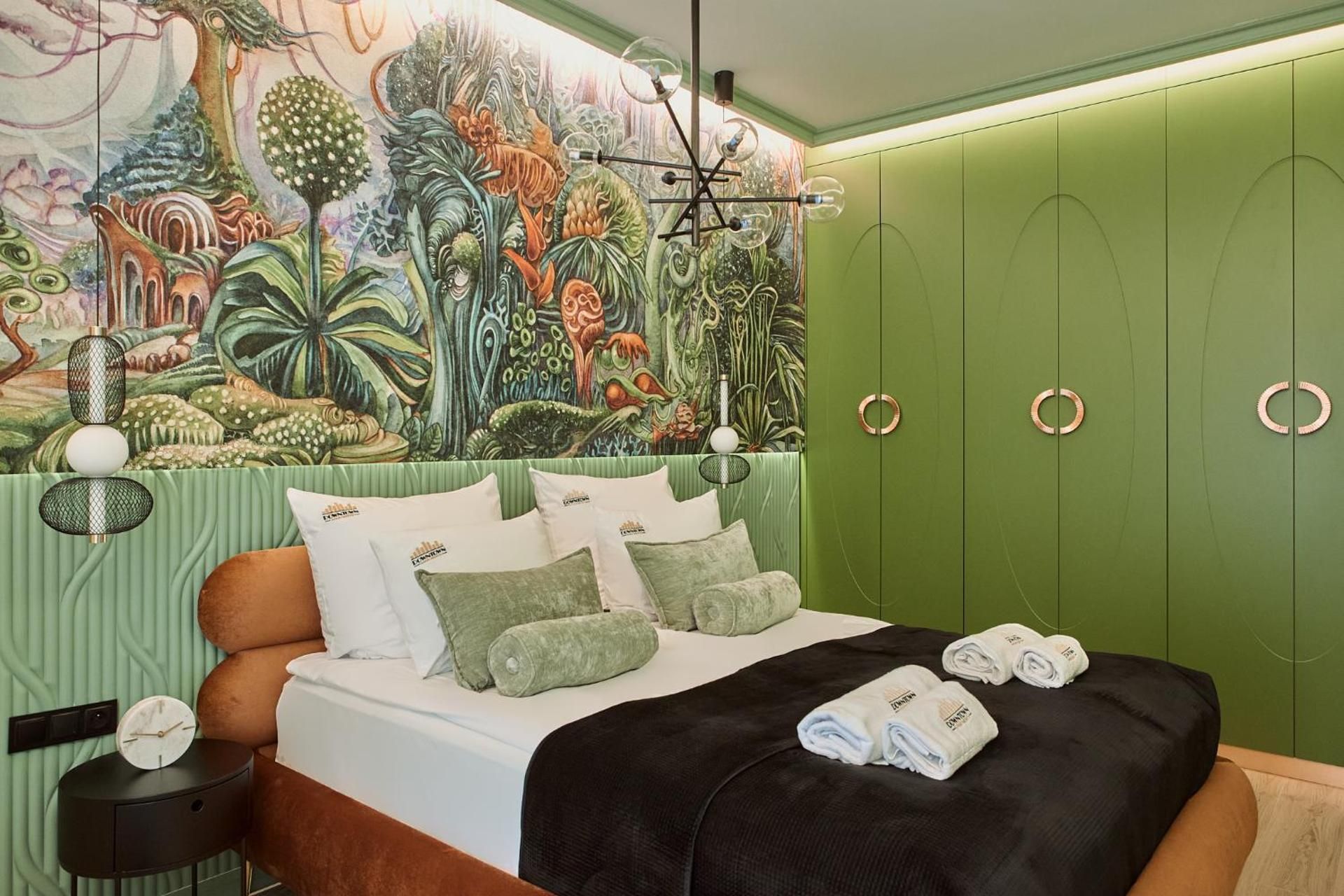 Deluxe One-Bedroom Apartment