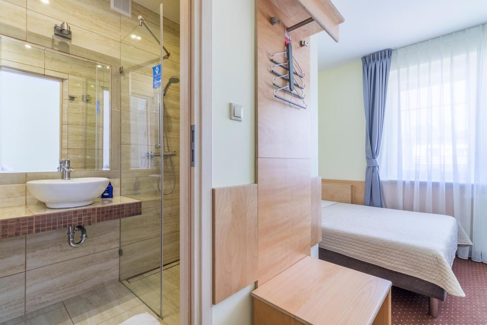 Double Room with Extra Bed 1
