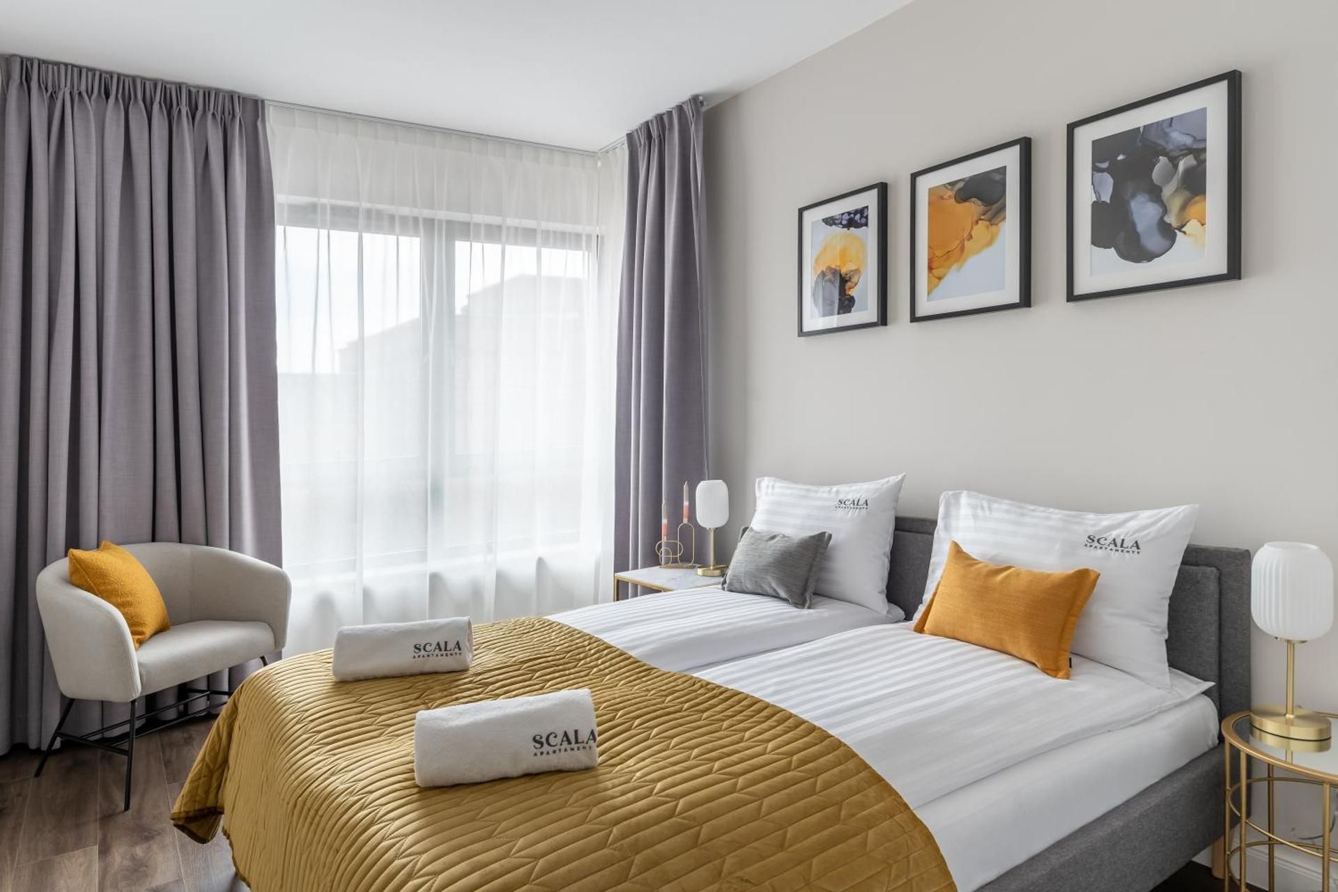 DELUXE APARTMENT