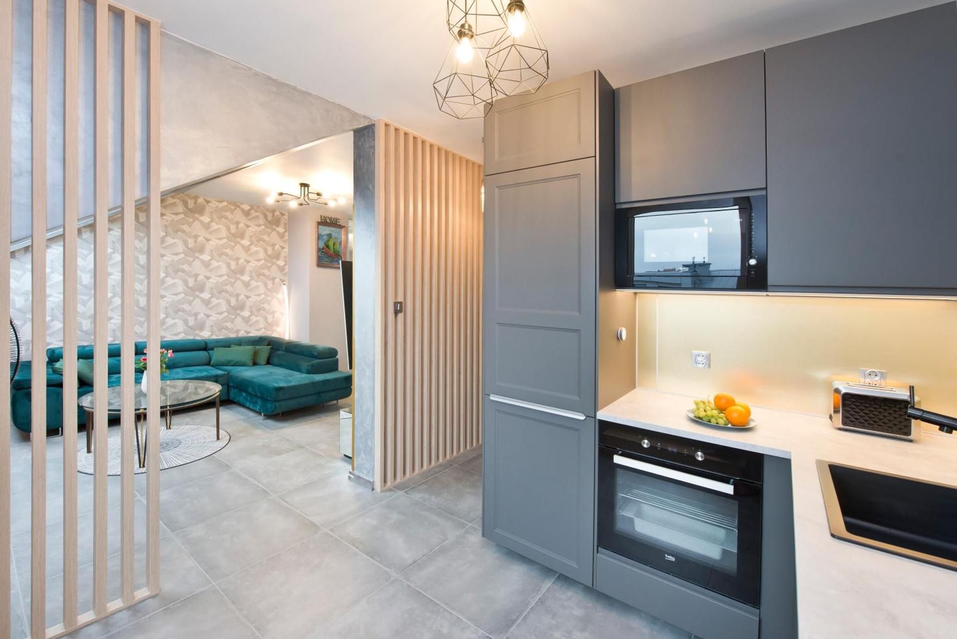 DELUXE APARTMENT