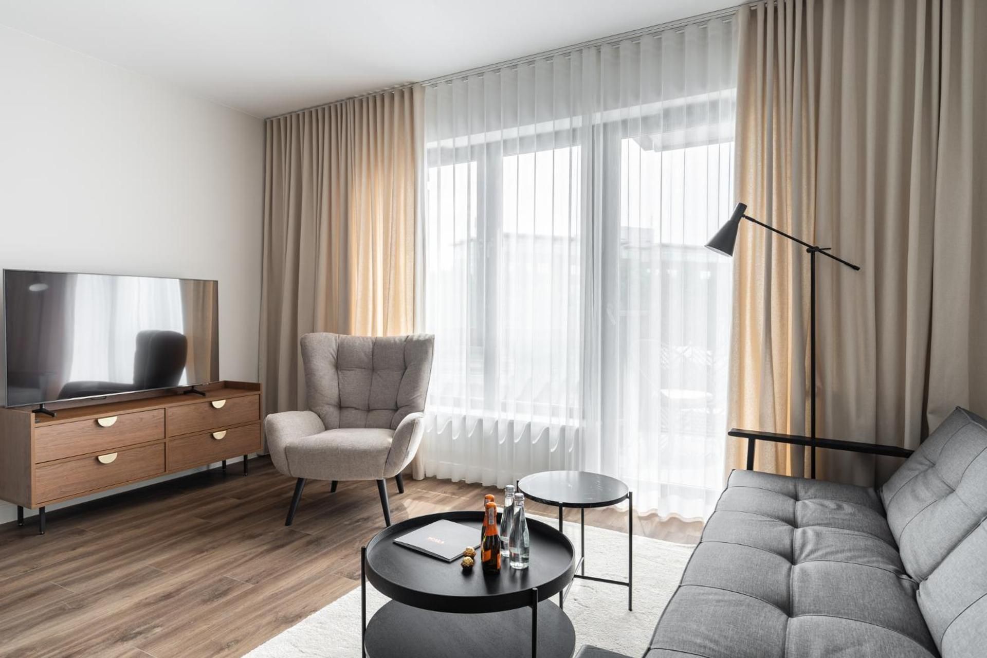 DELUXE APARTMENT