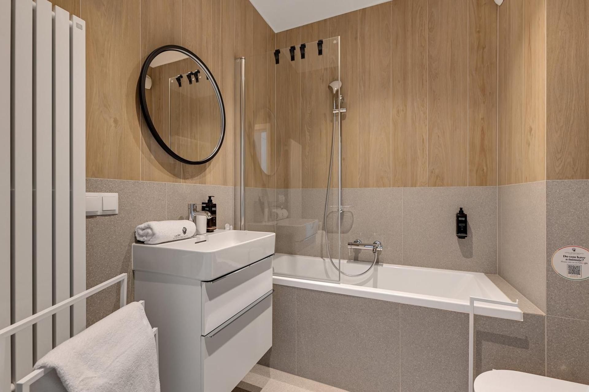 One-Bedroom Deluxe Apartment