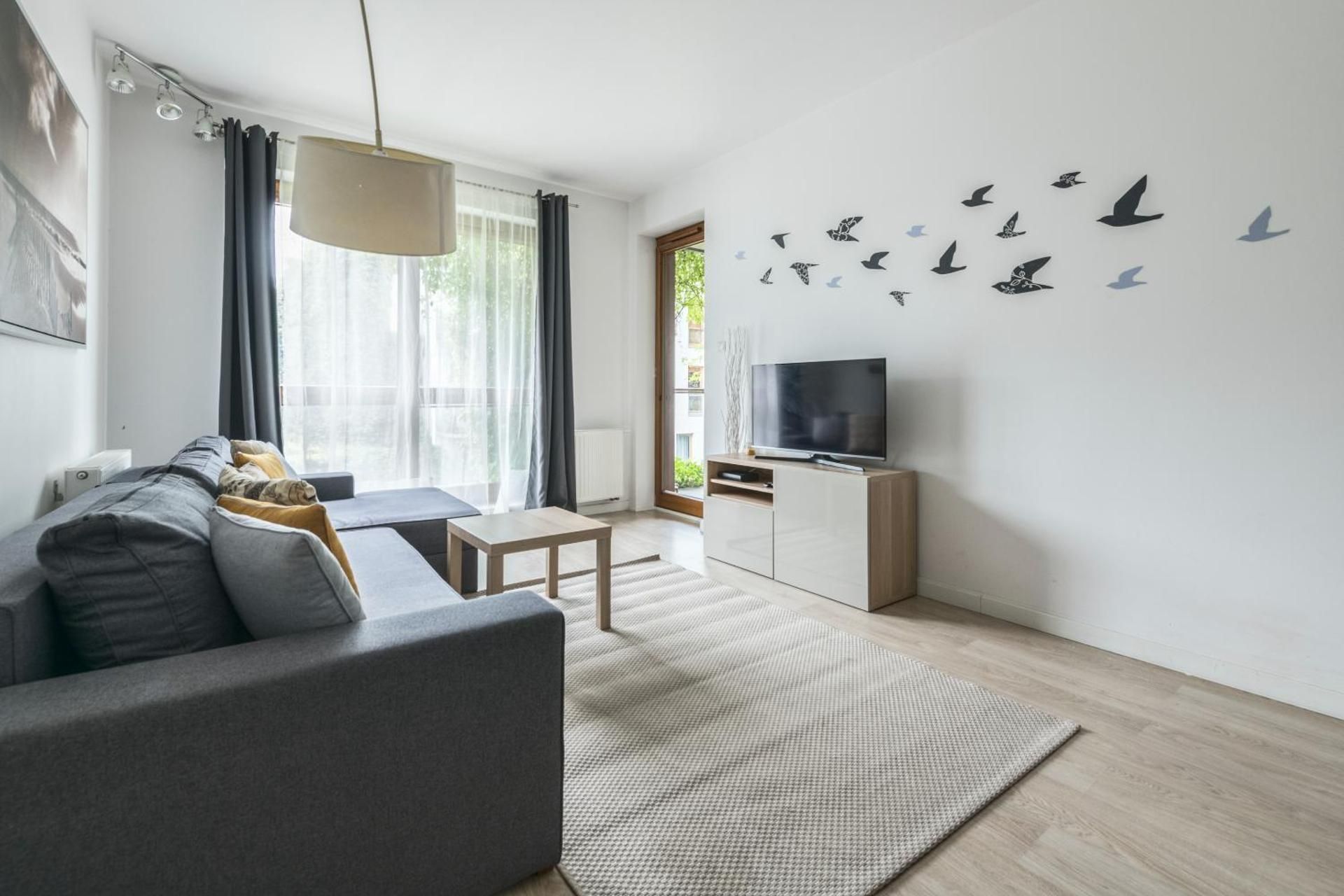 One-Bedroom Apartment with Balcony
