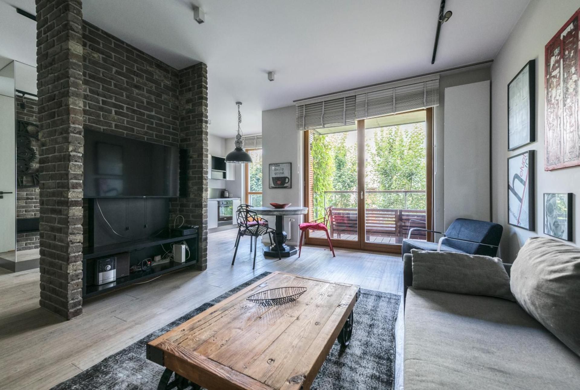 One-Bedroom Deluxe Apartment