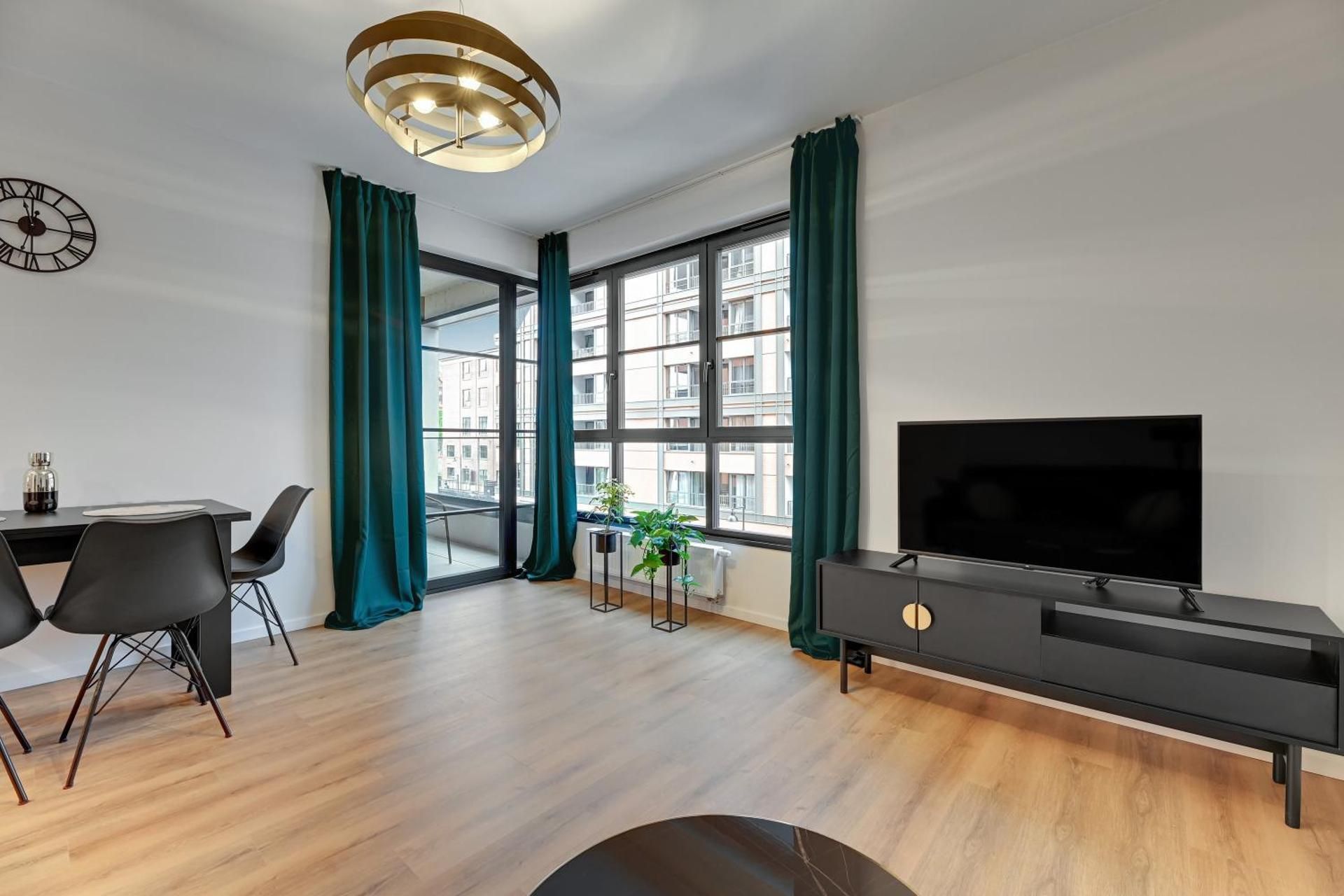 One-Bedroom Apartment with Balcony