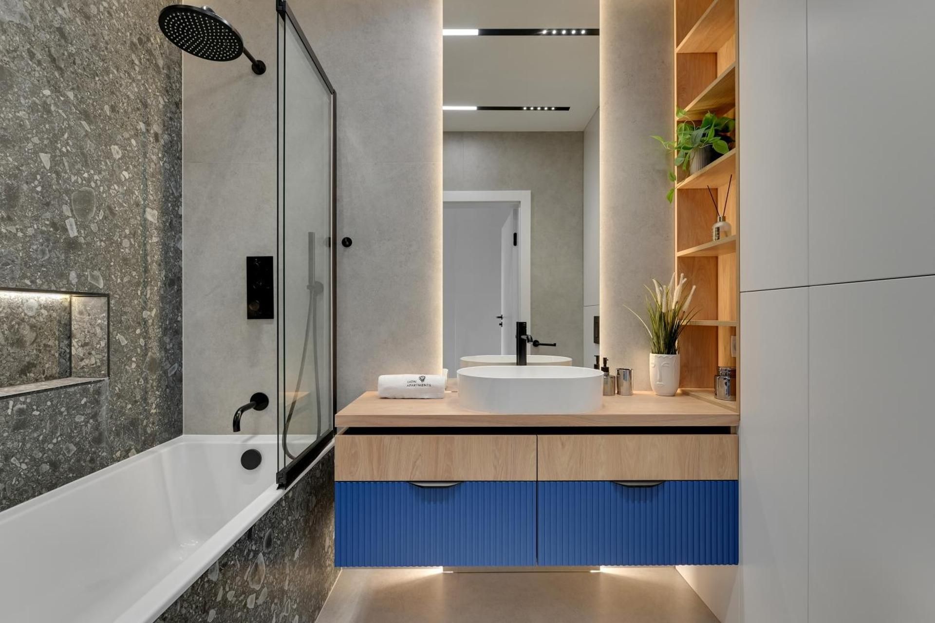 Superior One-Bedroom Apartment with Balcony
