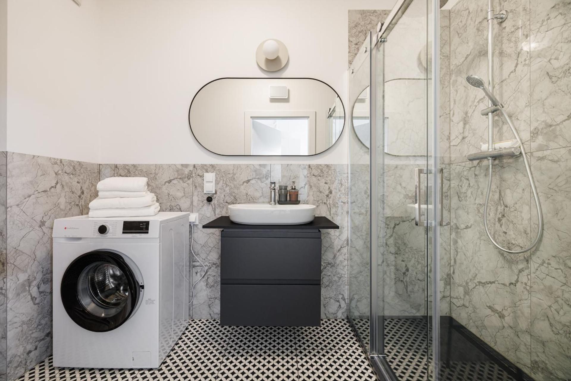 One-Bedroom Deluxe Apartment