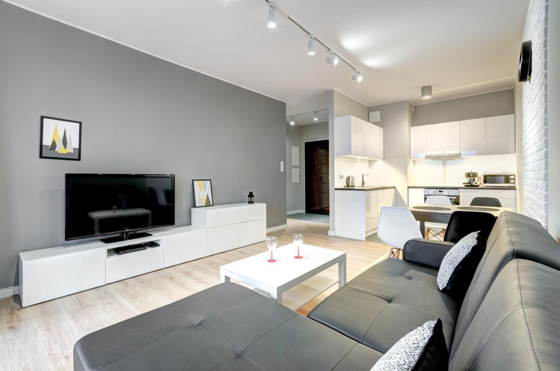 Deluxe One-Bedroom Apartment with Balcony and River View (4 Adults)