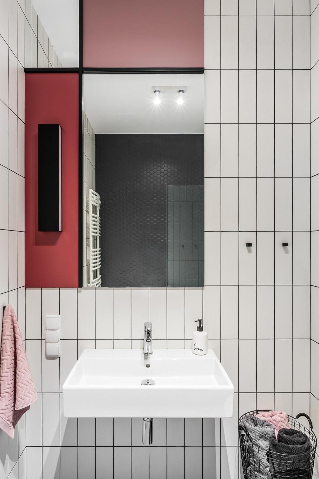 One-Bedroom Apartment with Balcony