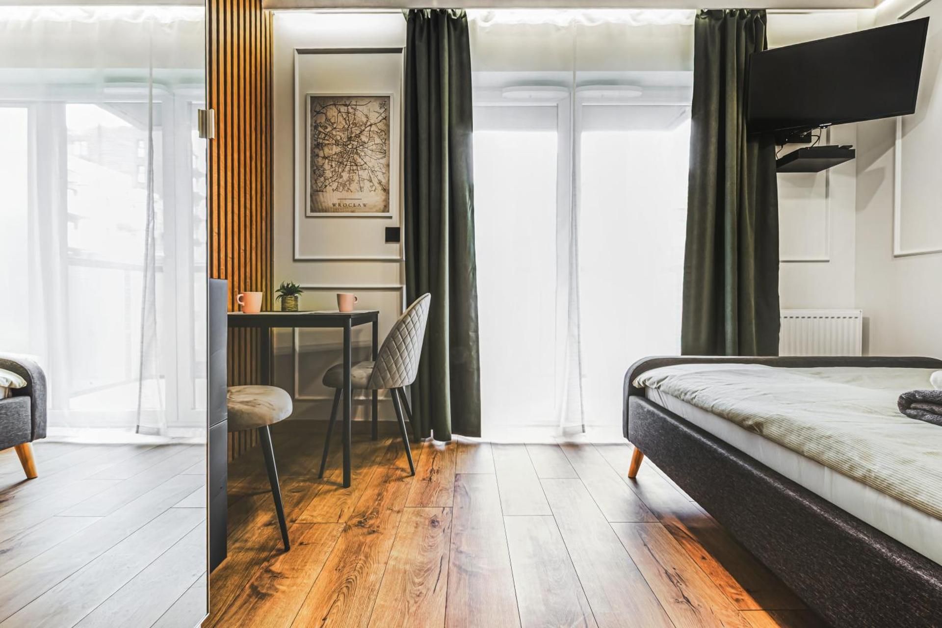 Studio with Spa Bath