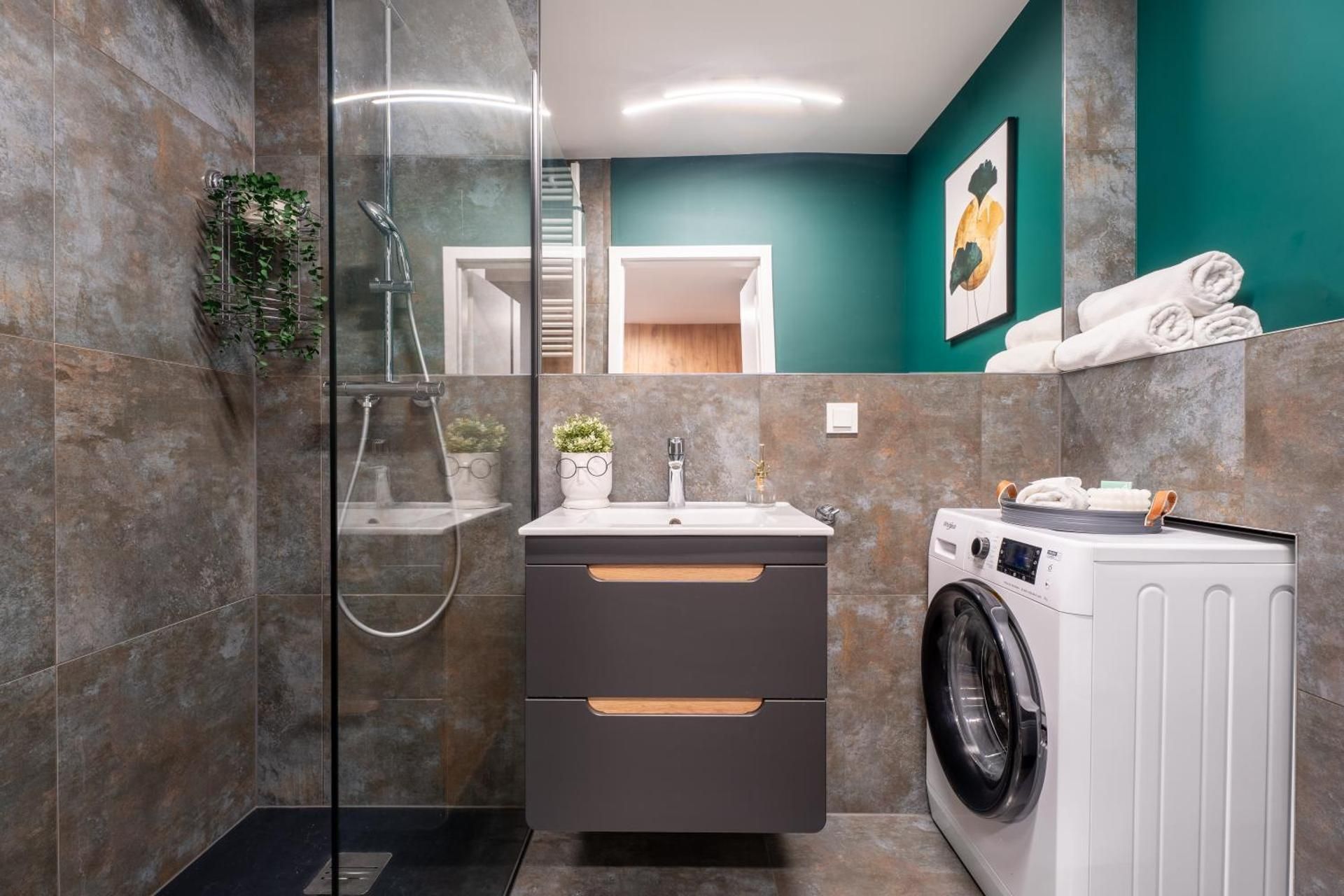 Pure Rental Premium Apartments C2208