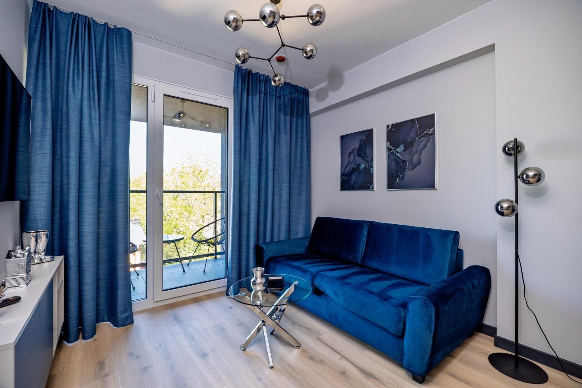 One-Bedroom Apartment with Balcony