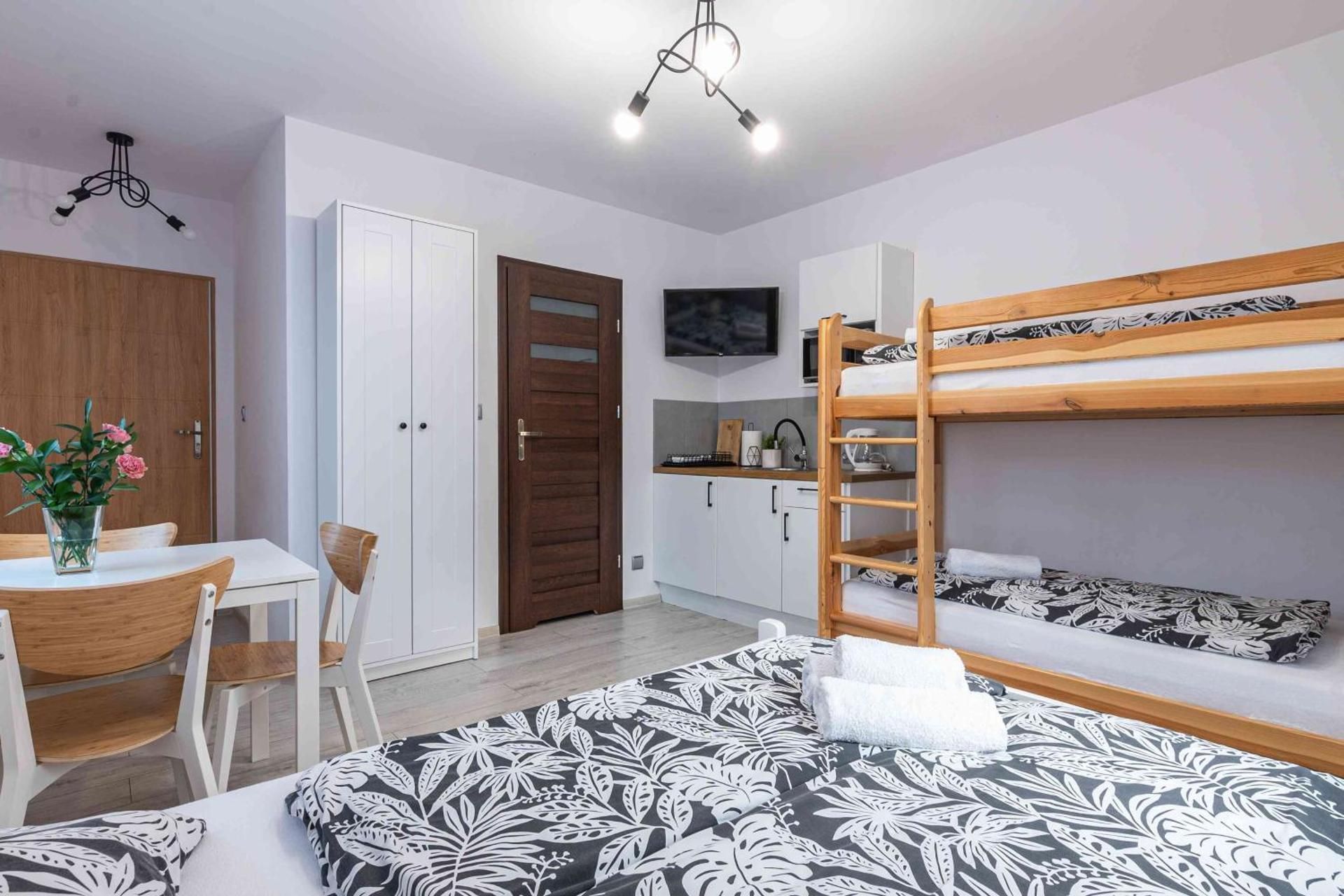 Quadruple Room with Private Bathroom