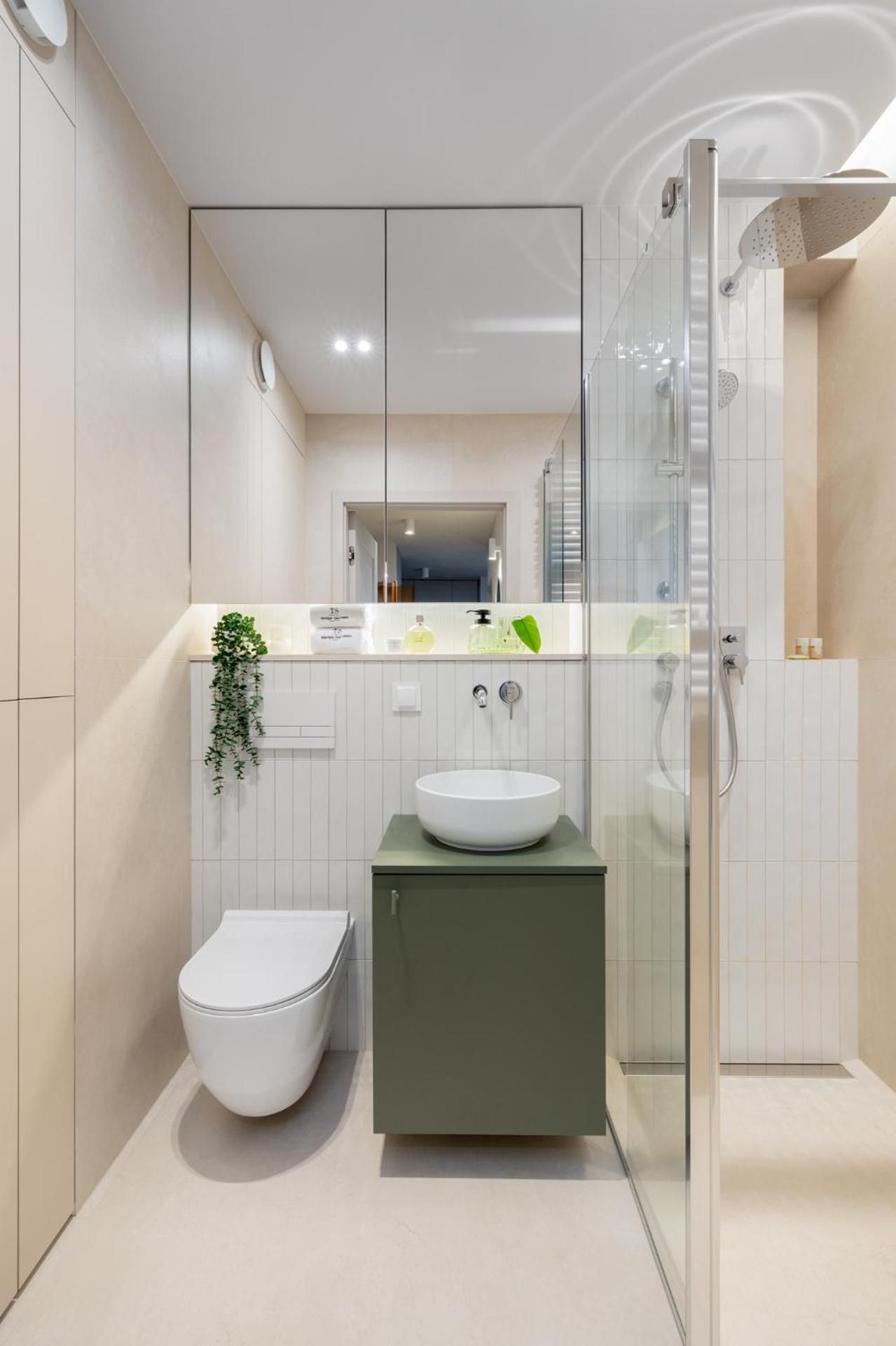 Two-Bedroom Deluxe Apartment with Balcony