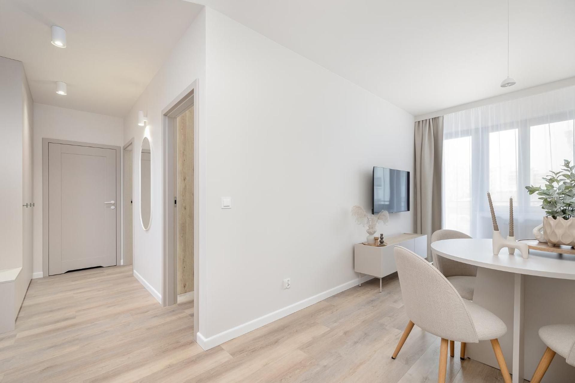Two-Bedroom Deluxe Apartment with Balcony