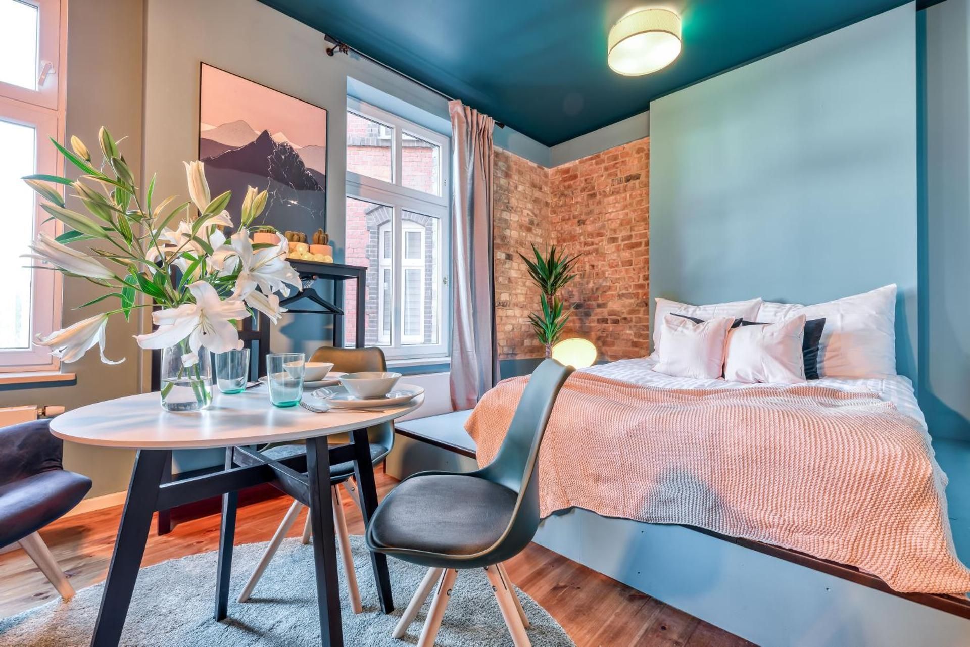 Deluxe One-Bedroom Apartment with Garden View
