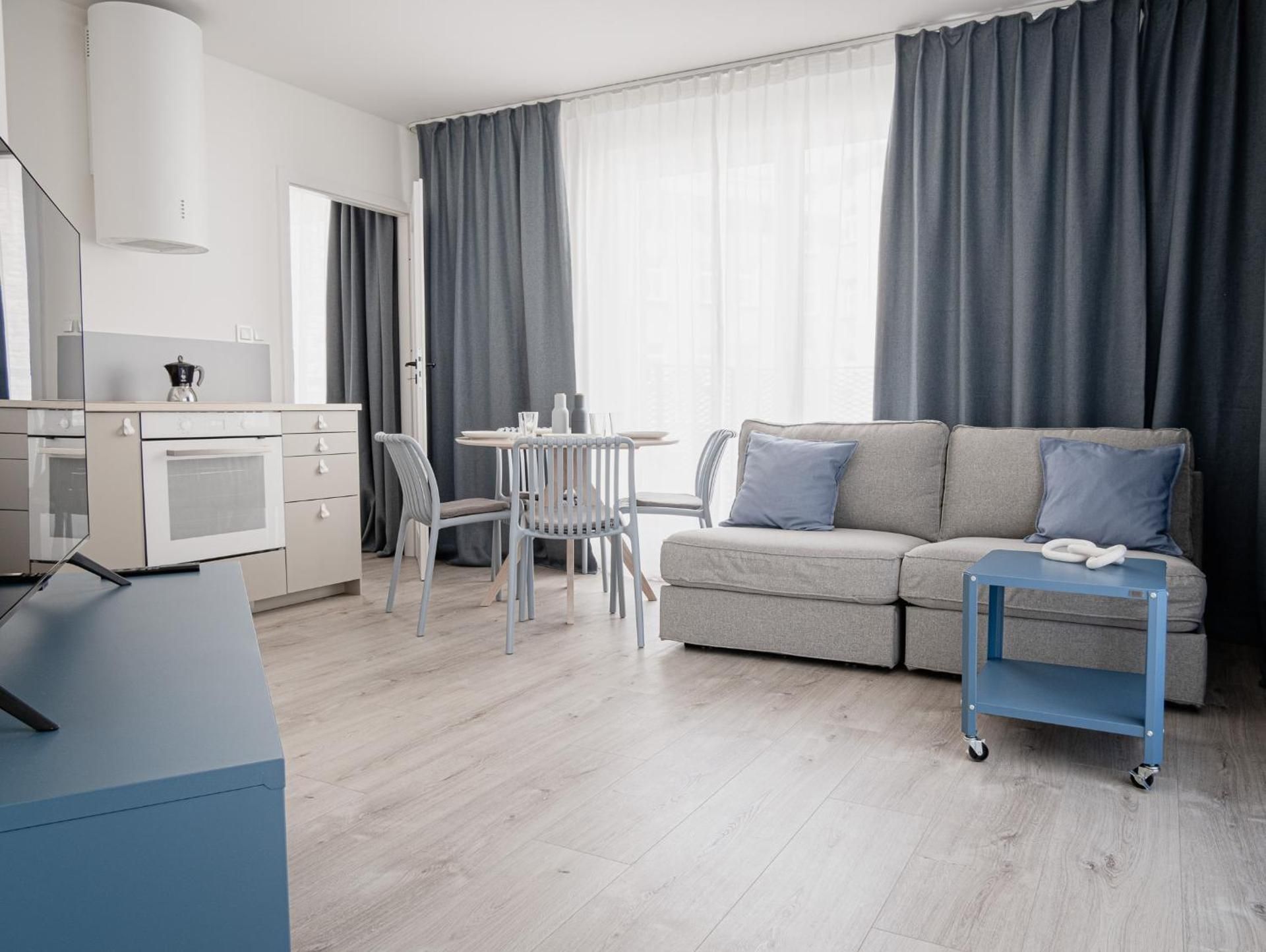 One-Bedroom Apartment