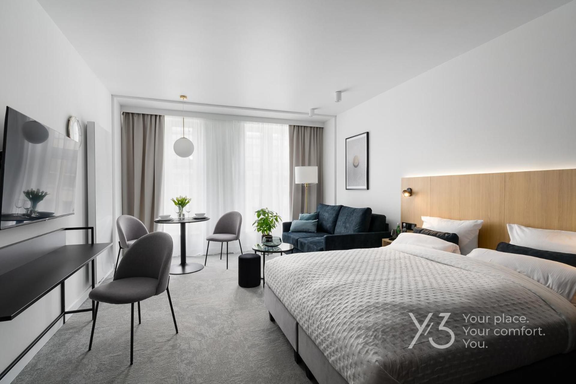 DELUXE APARTMENT