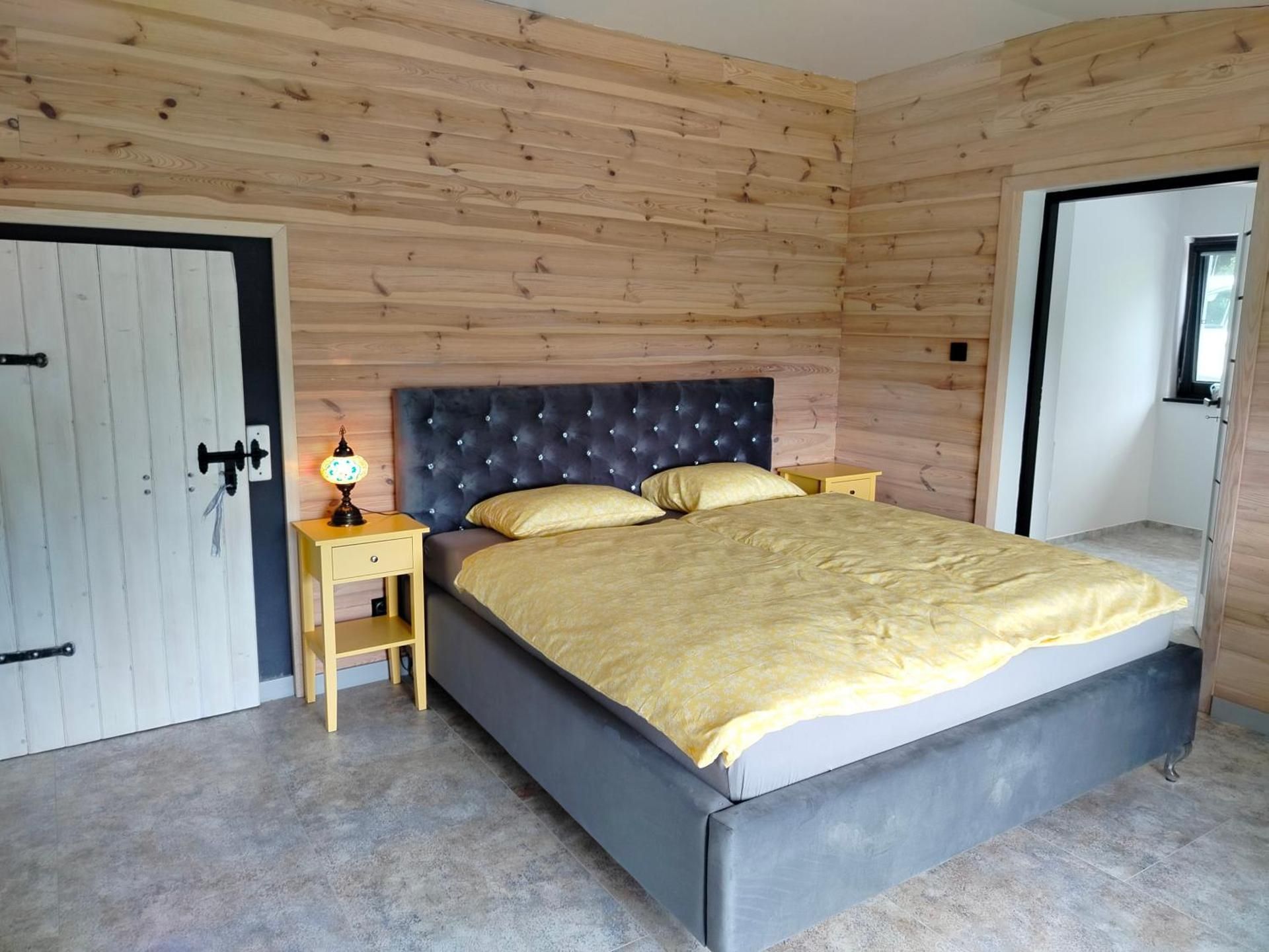 Queen Room with Spa Bath