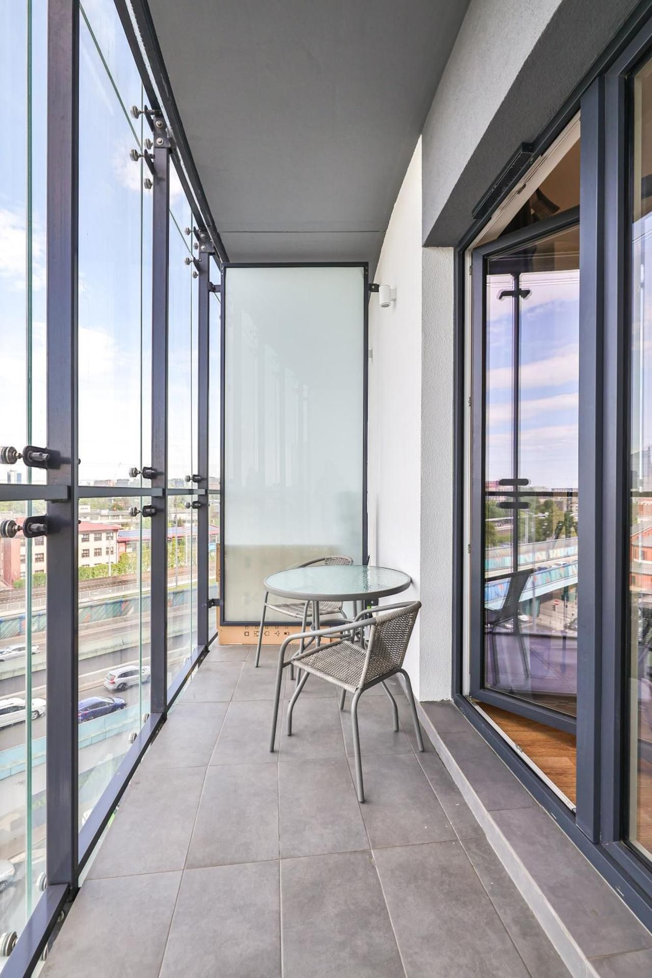 One-Bedroom Apartment with Balcony