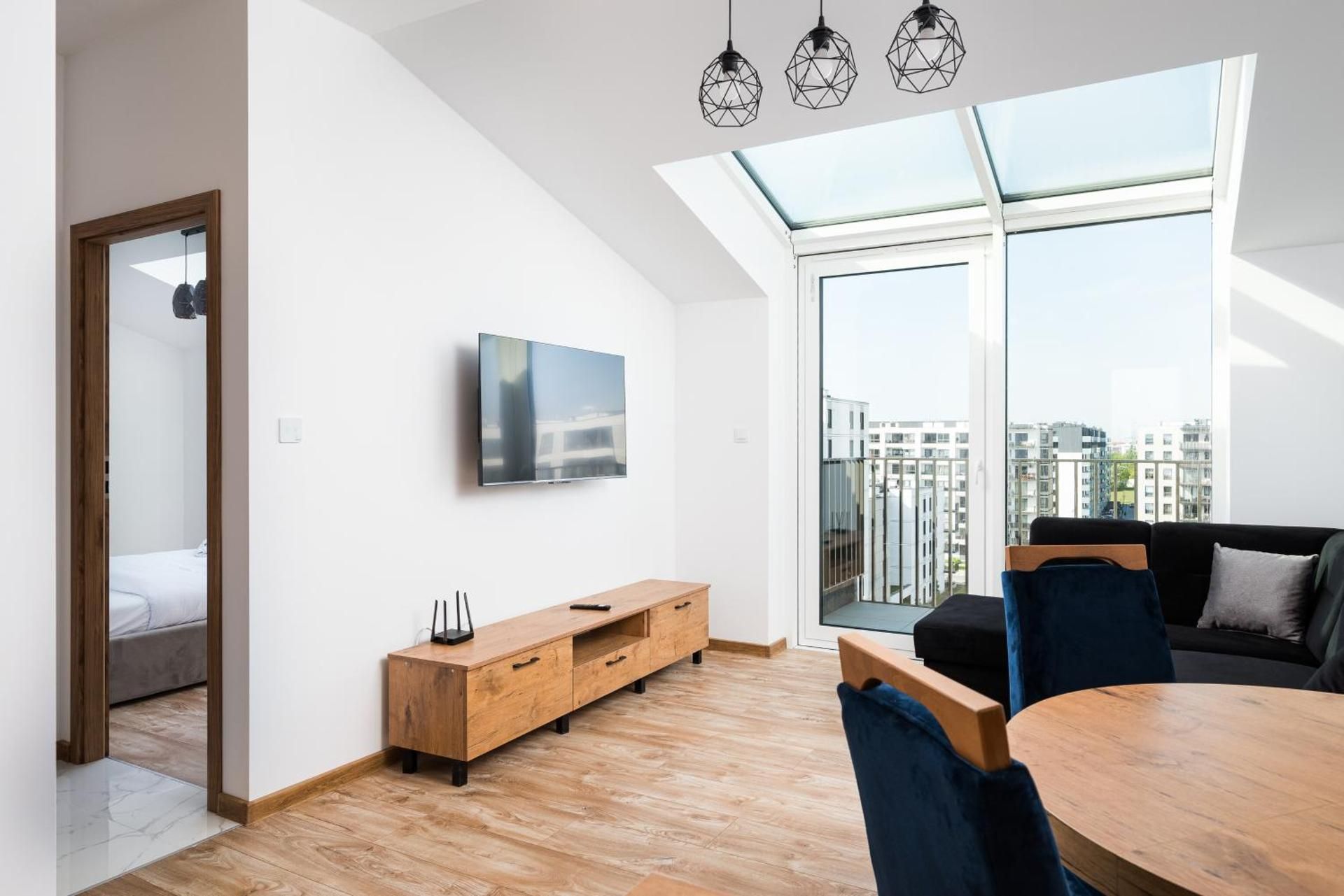DELUXE APARTMENT