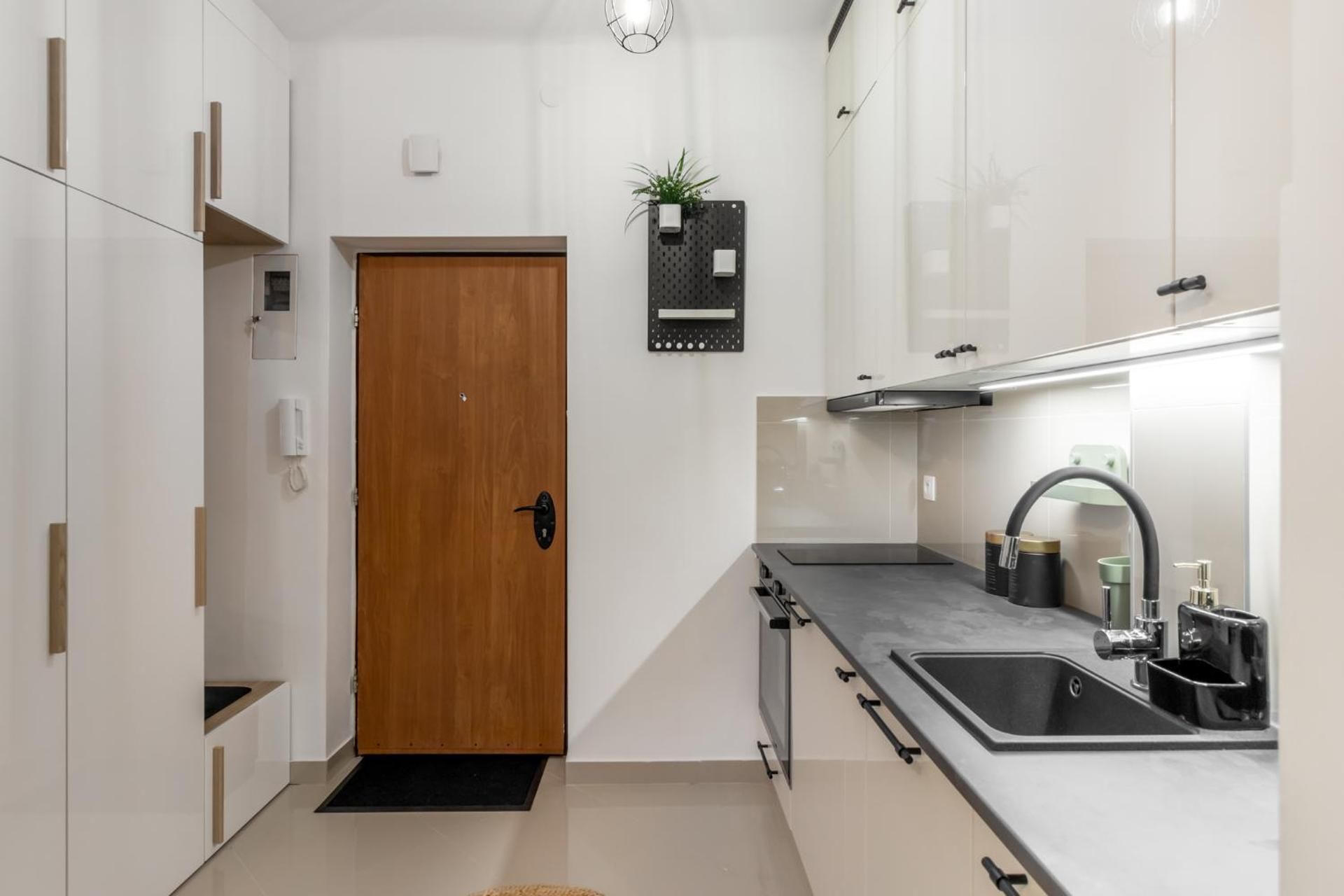 Studio Apartment