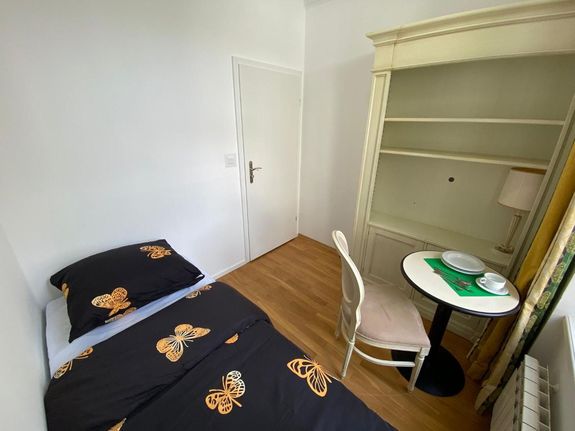 Large Single Room