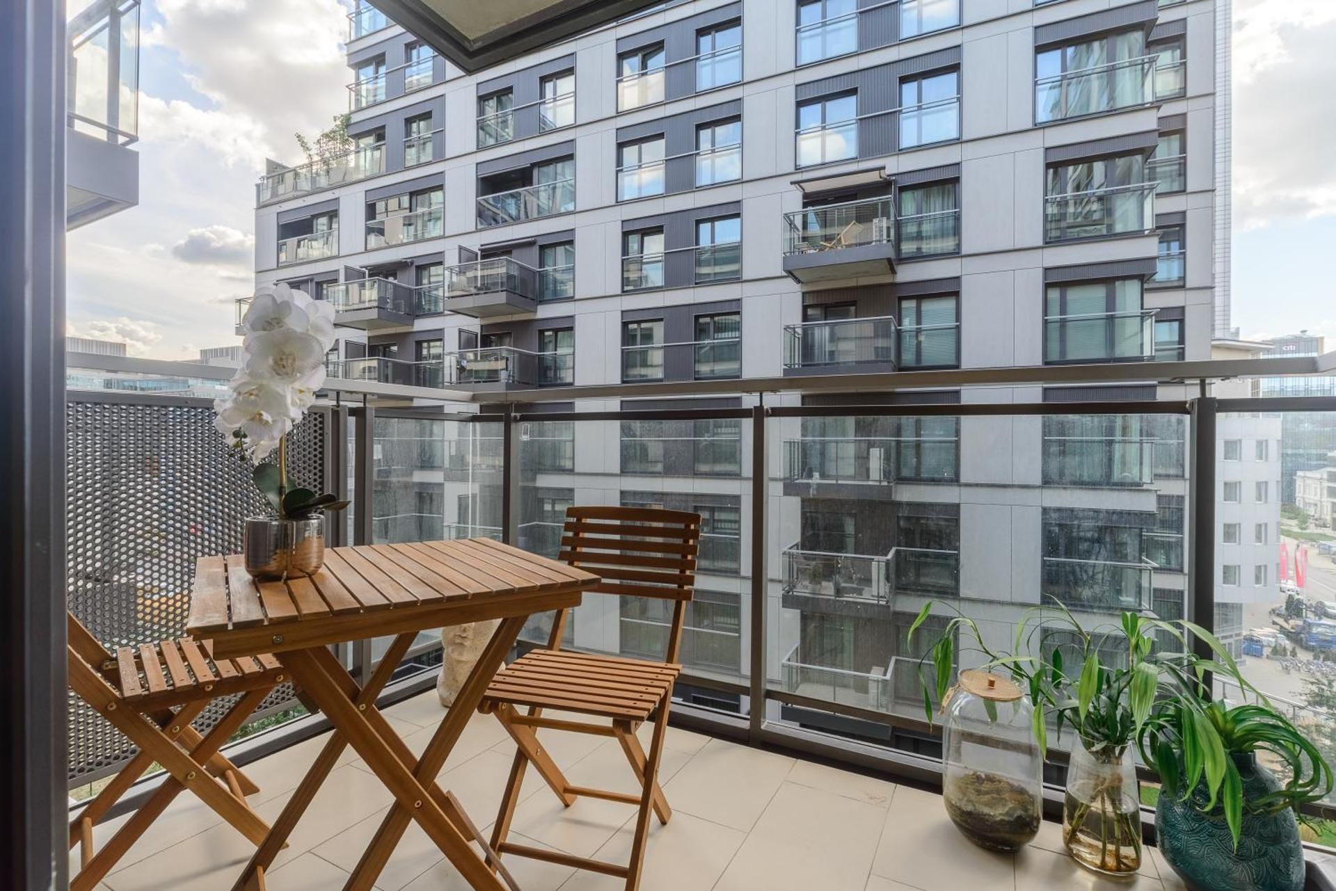 DELUXE APARTMENT