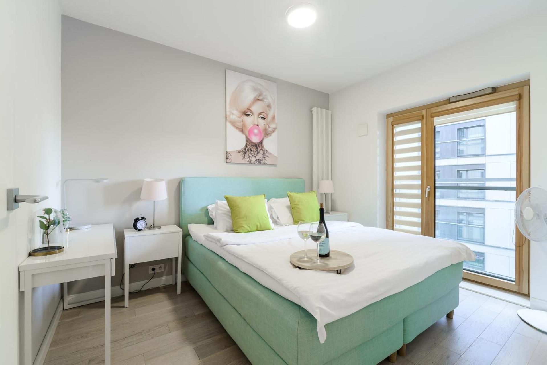 DELUXE APARTMENT