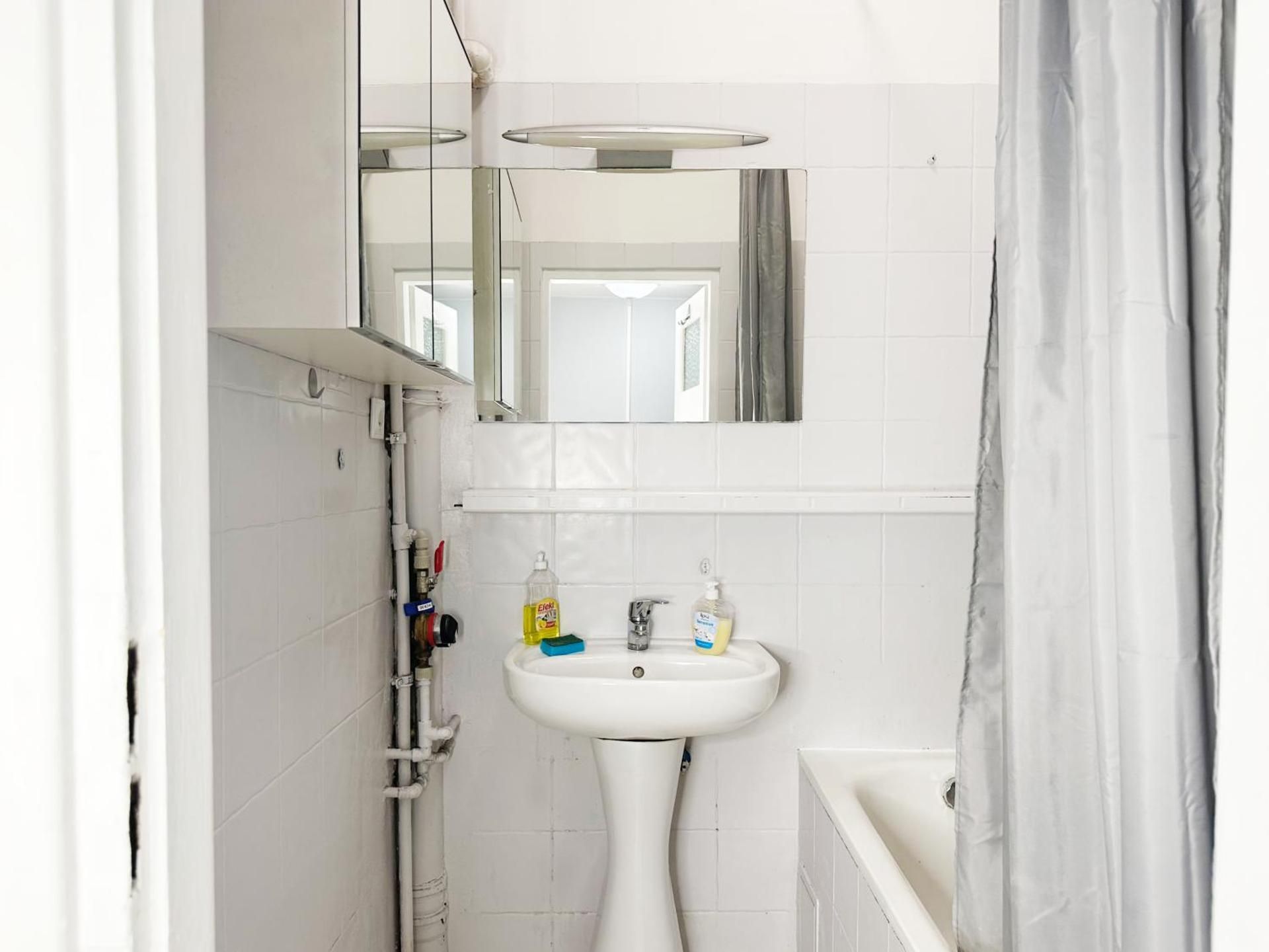 Large Single Room