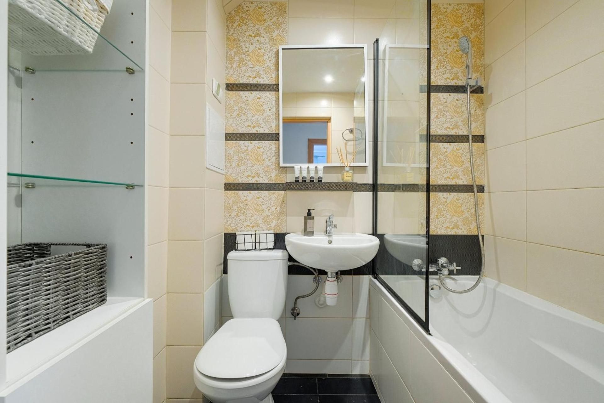 One-Bedroom Apartment with Balcony