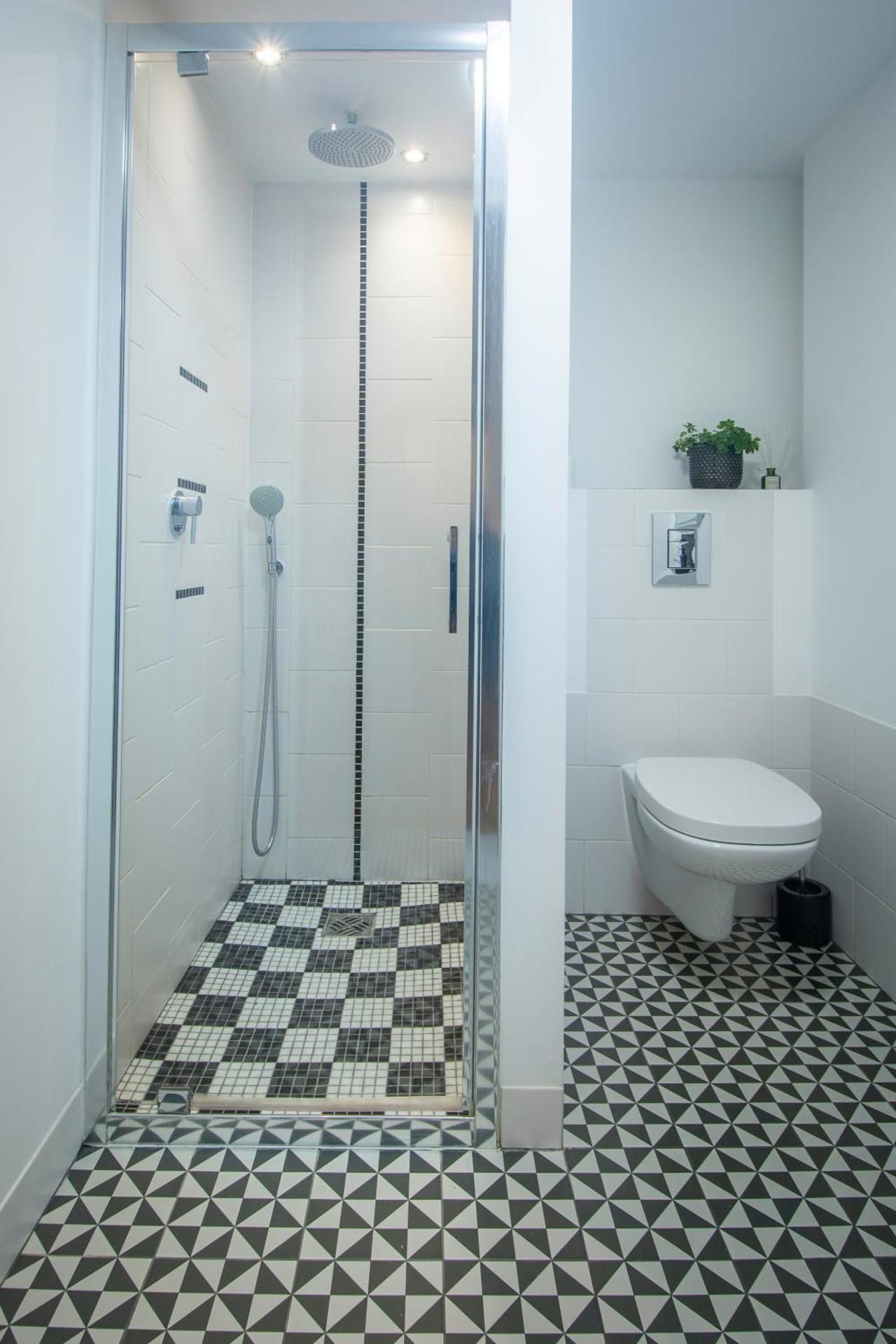 Studio Apartment with One Double Bed