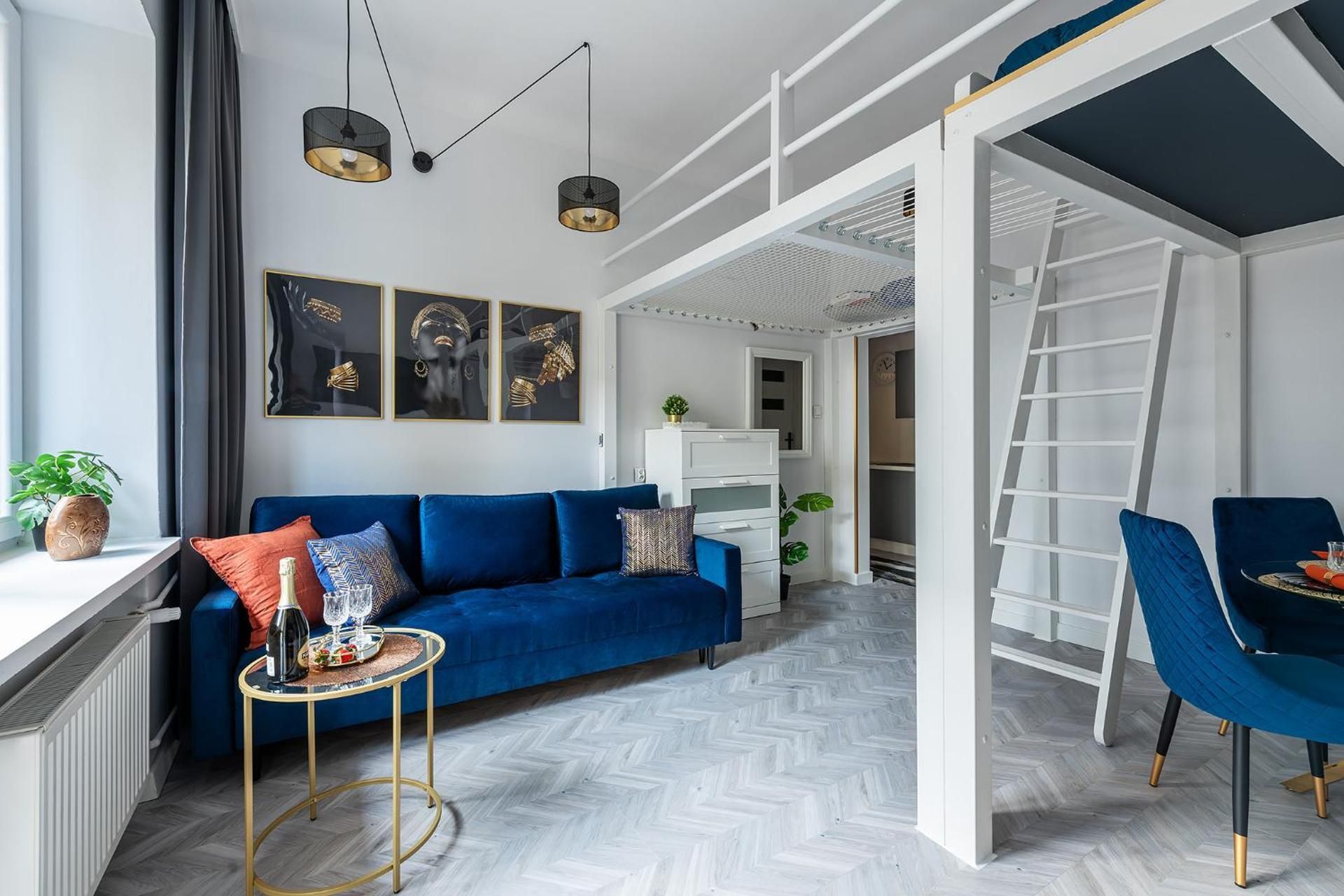 Apartment with Balcony