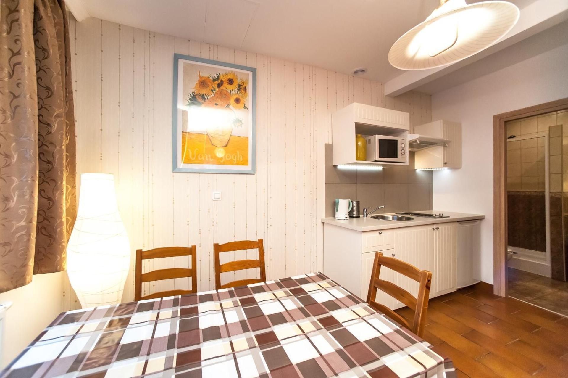 Apartment (6 Adults)