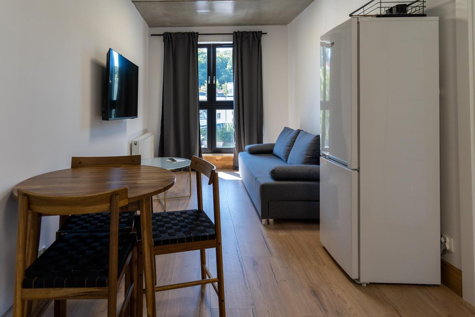 One-Bedroom Apartment with Terrace