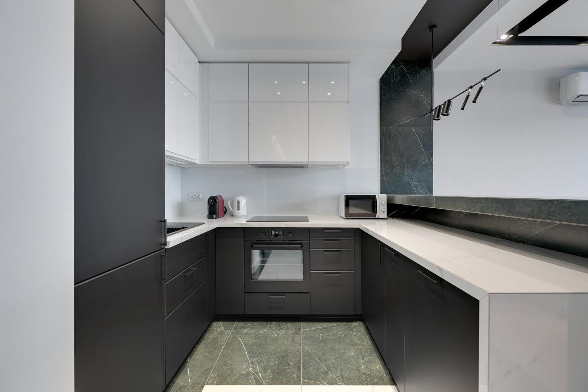 Two-Bedroom Deluxe Apartment with Balcony