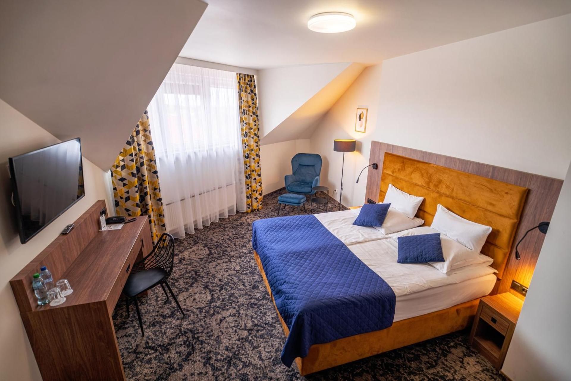 Queen Room
