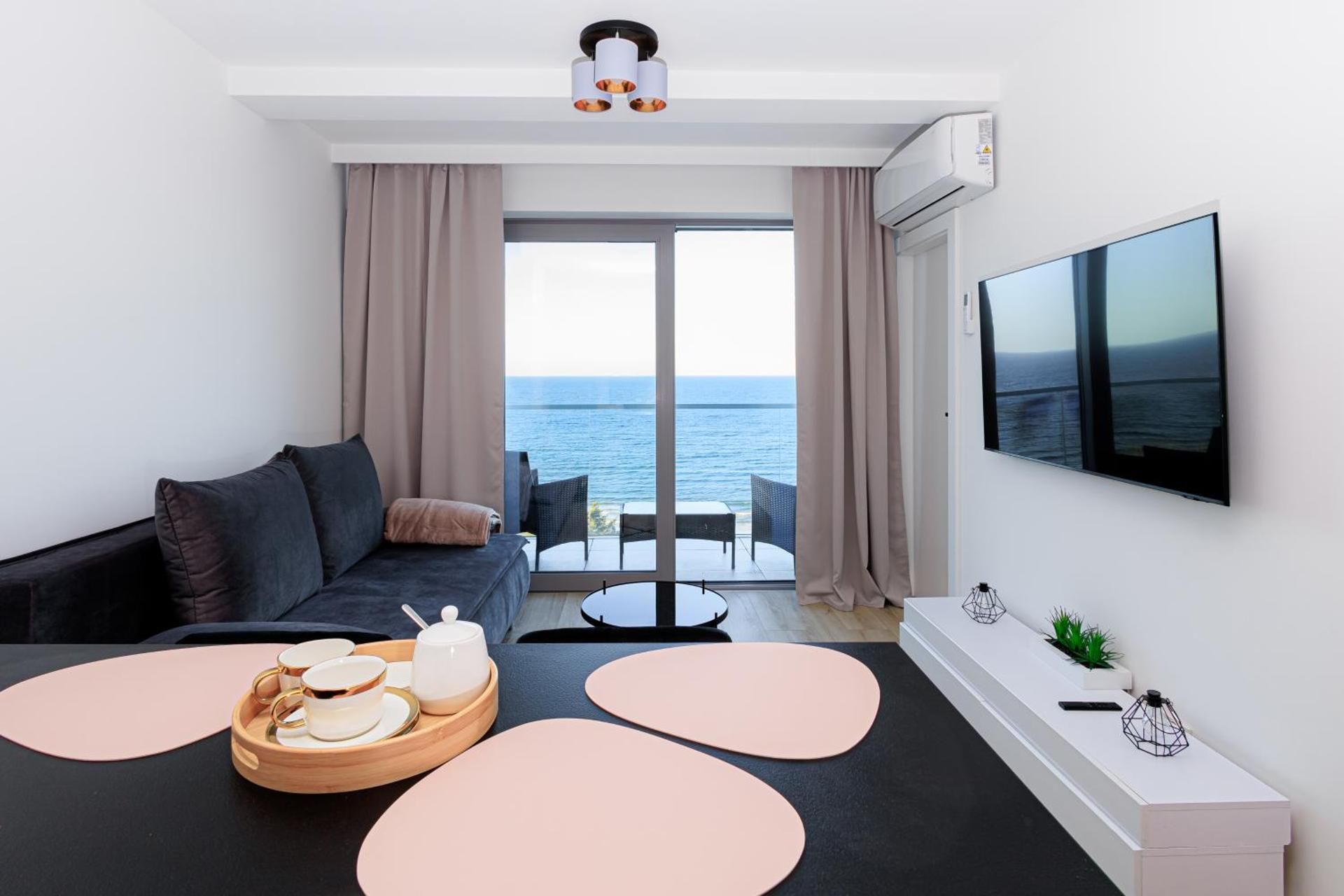 Apartment with Sea View - B95