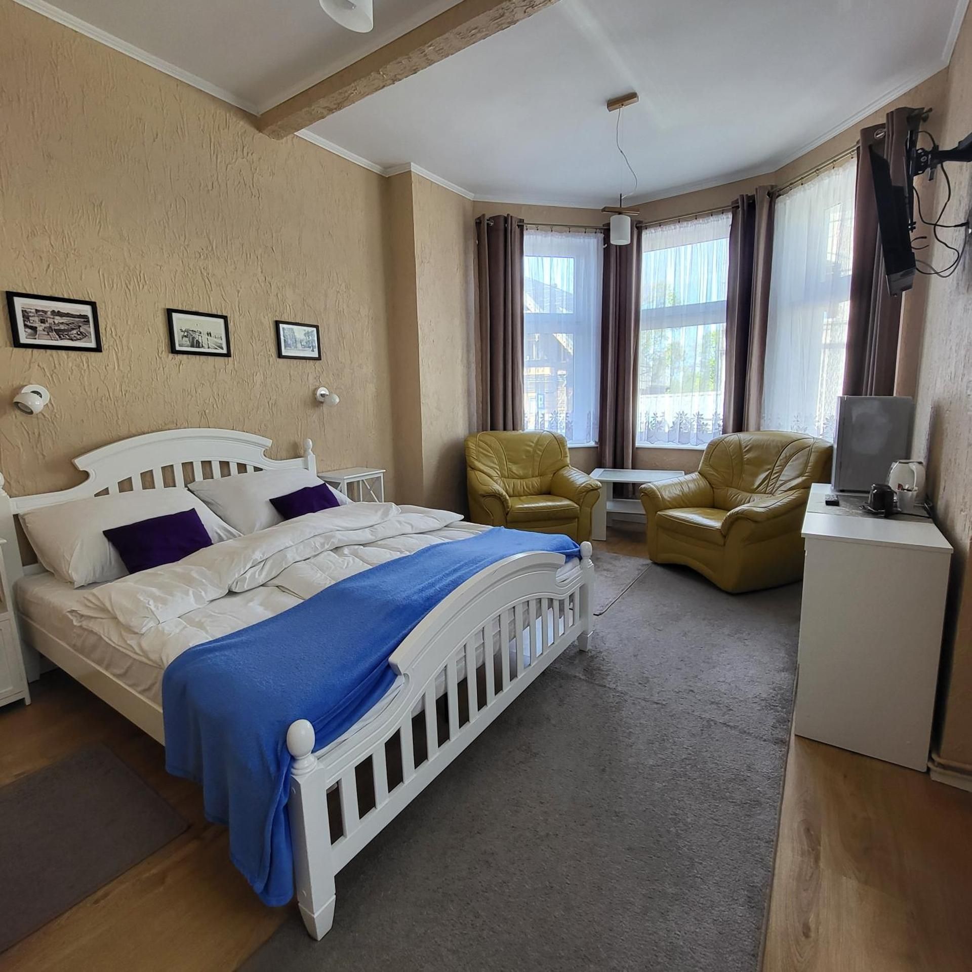 Large Double Room