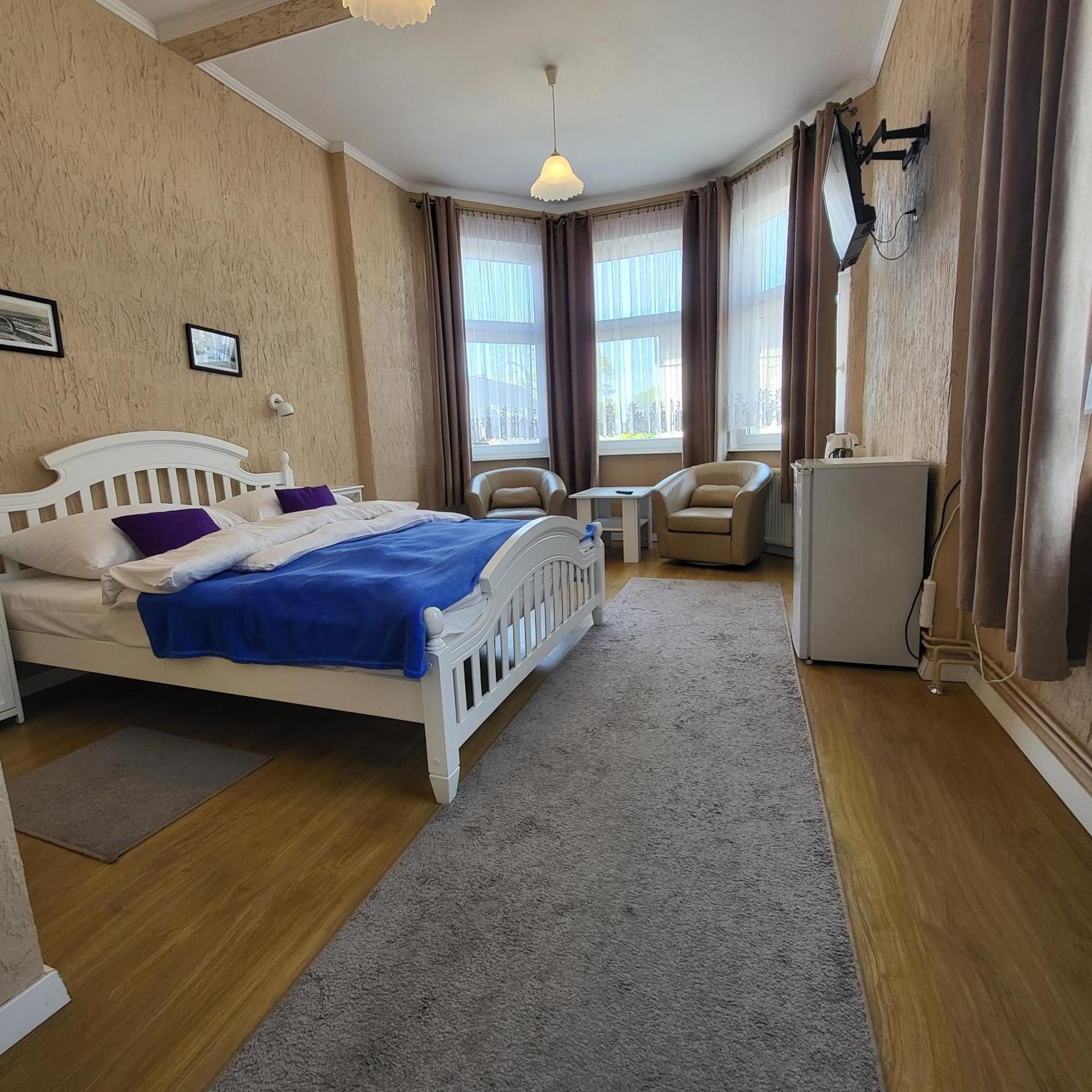 Large Double Room